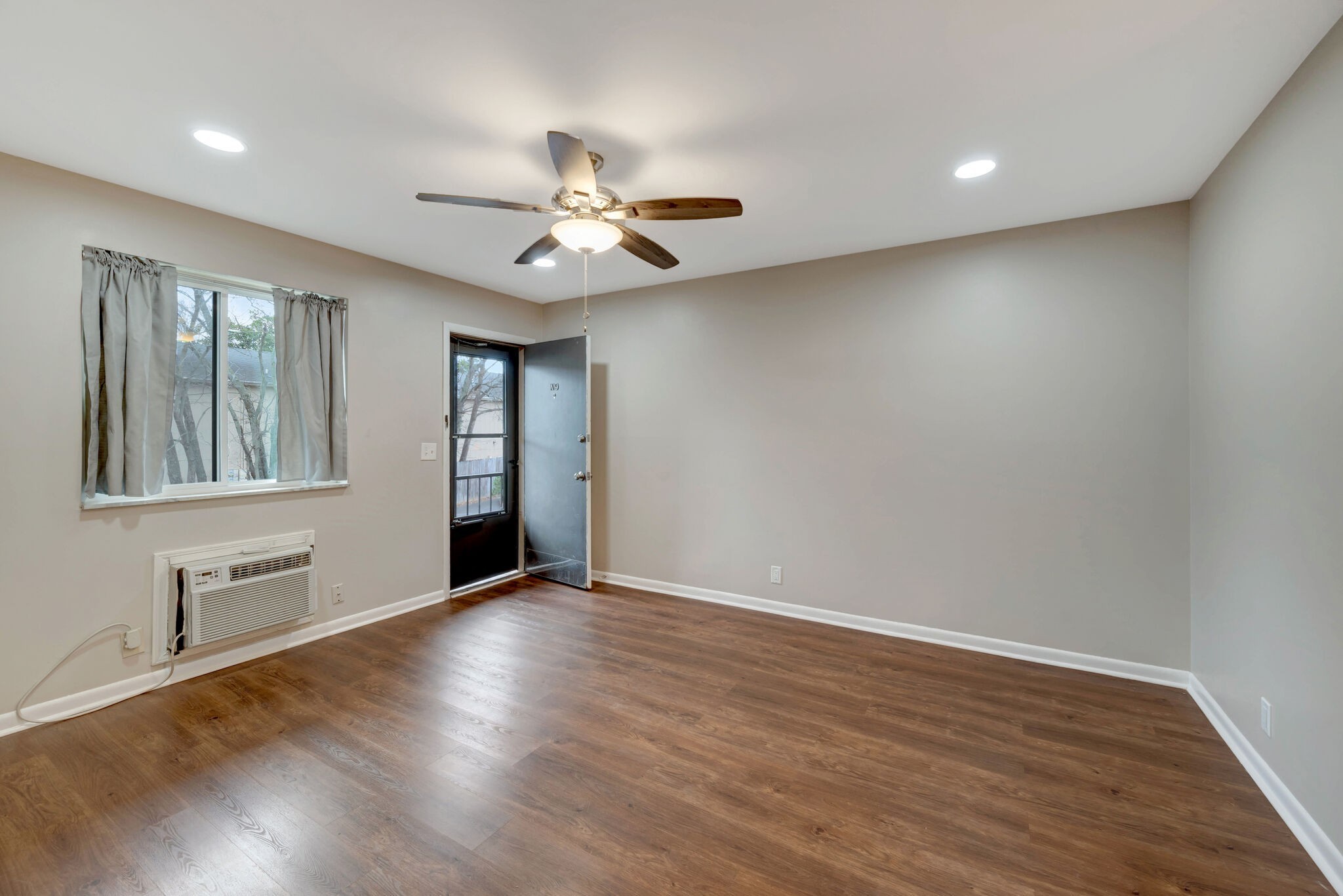 2134 Fairfax Ave Unit: A9