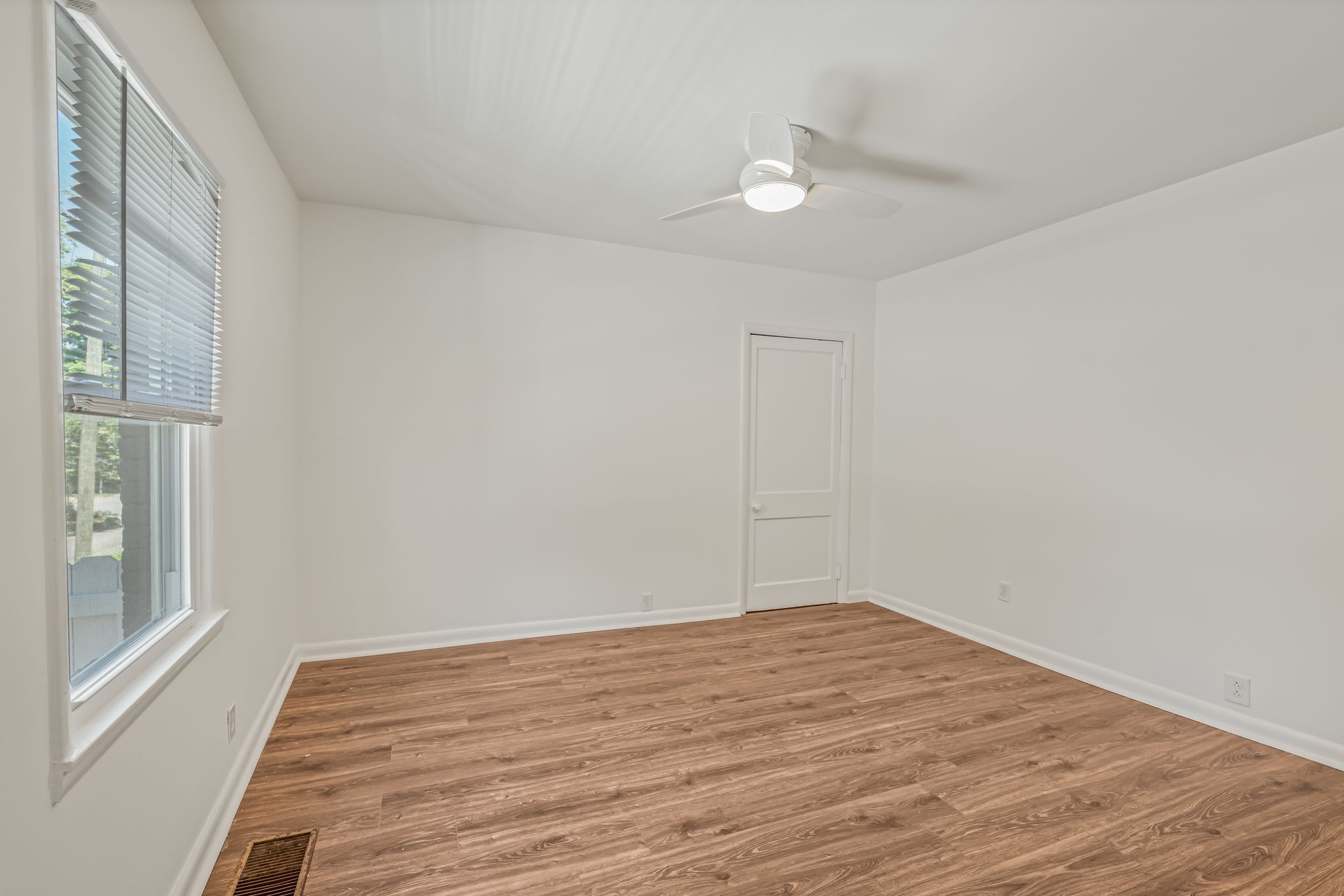 3735 Central Ave Unit: B1