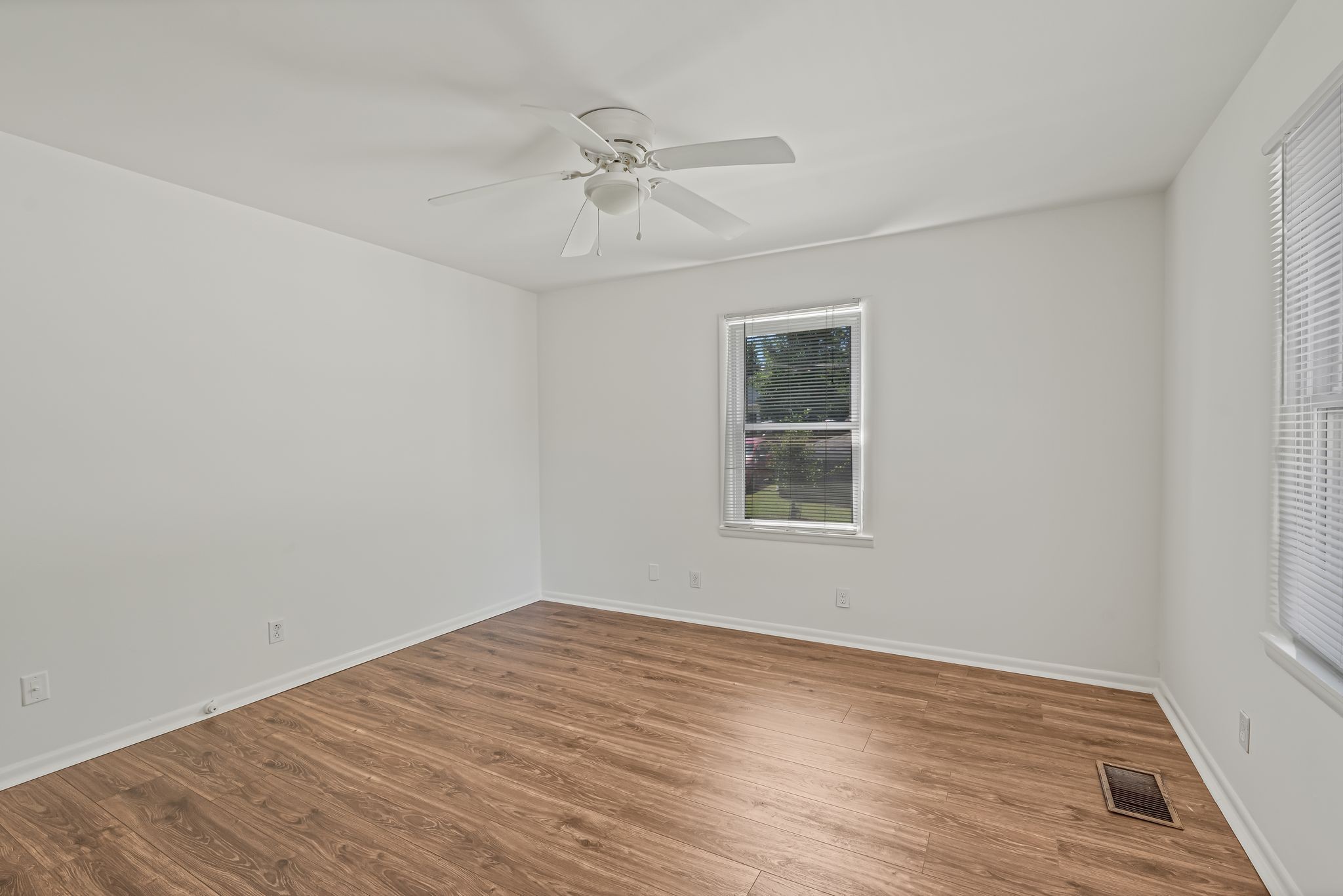 3735 Central Ave Unit: B1