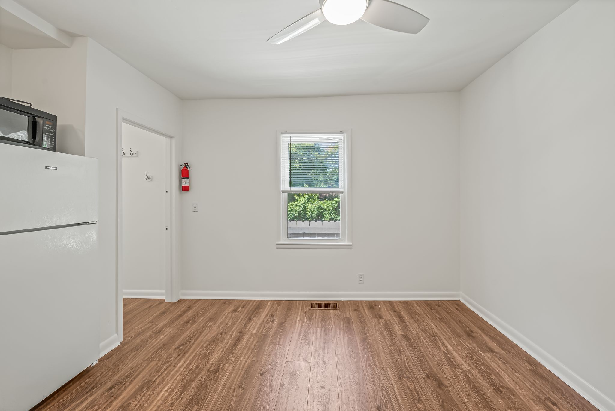 3735 Central Ave Unit: B1