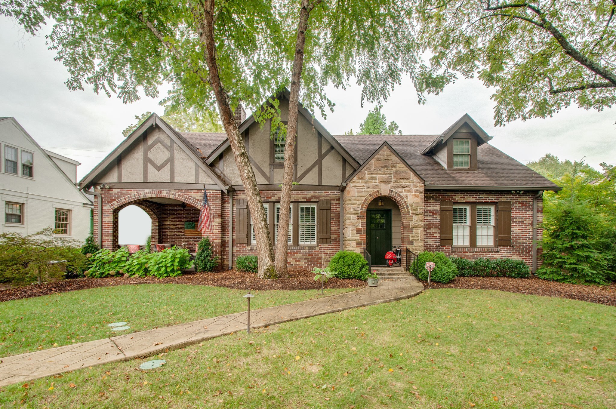 219 Lauderdale Rd
