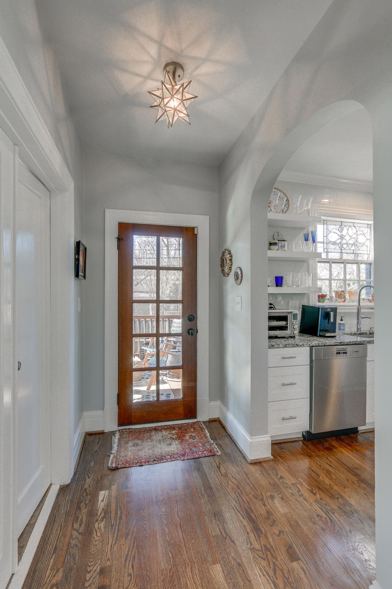 219 Lauderdale Rd