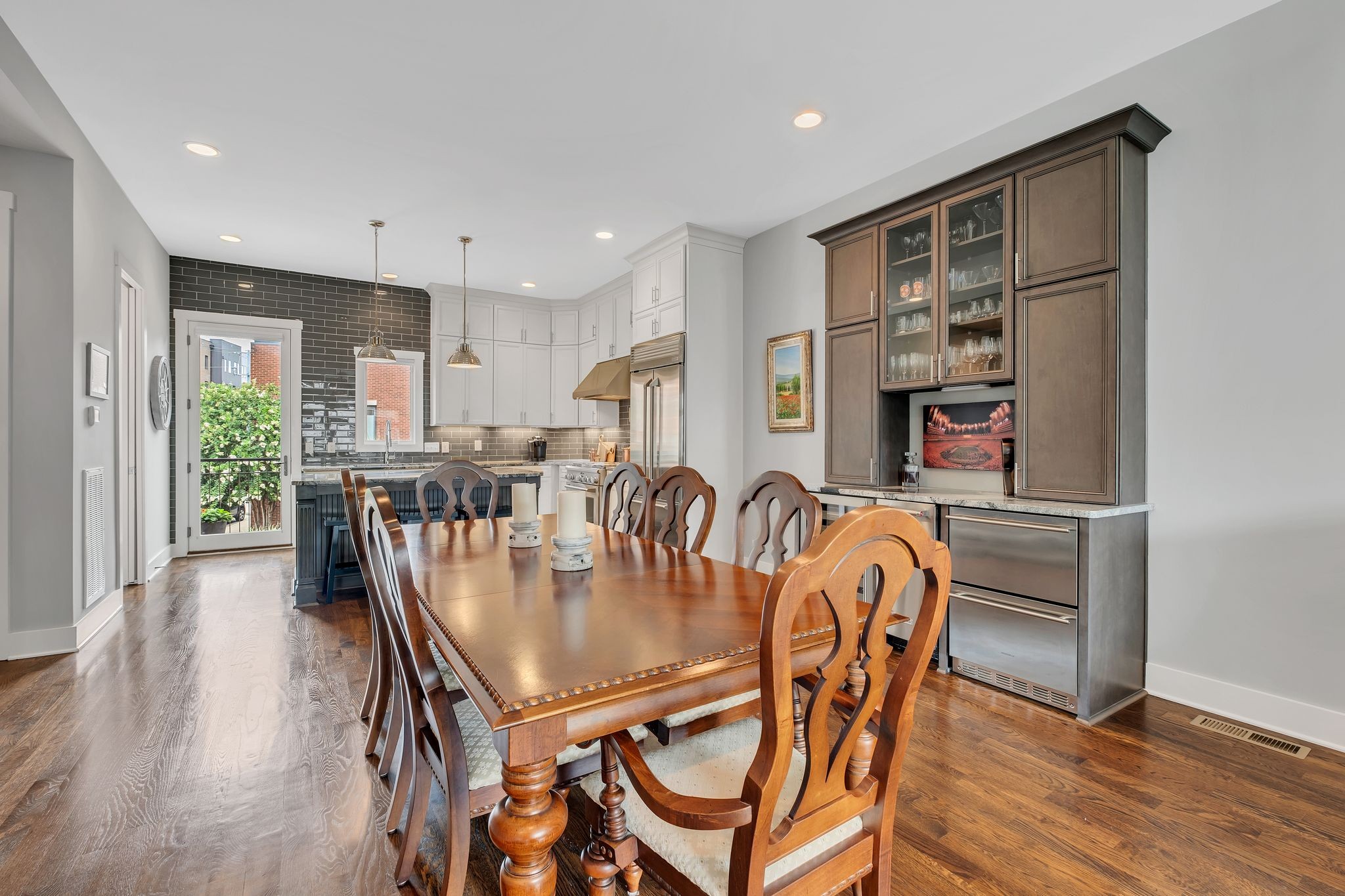 426 Van Buren St