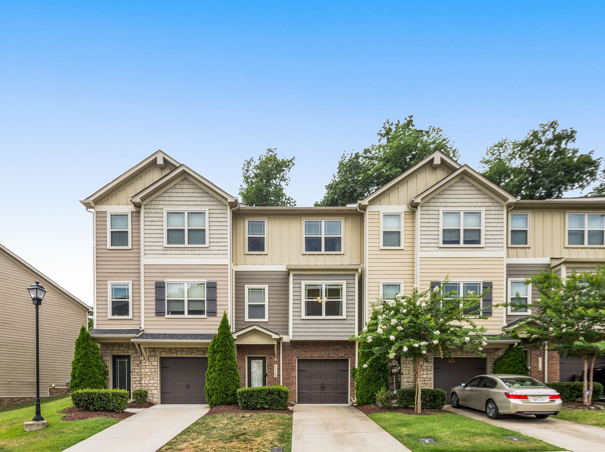 1115 Woodbury Falls Ct