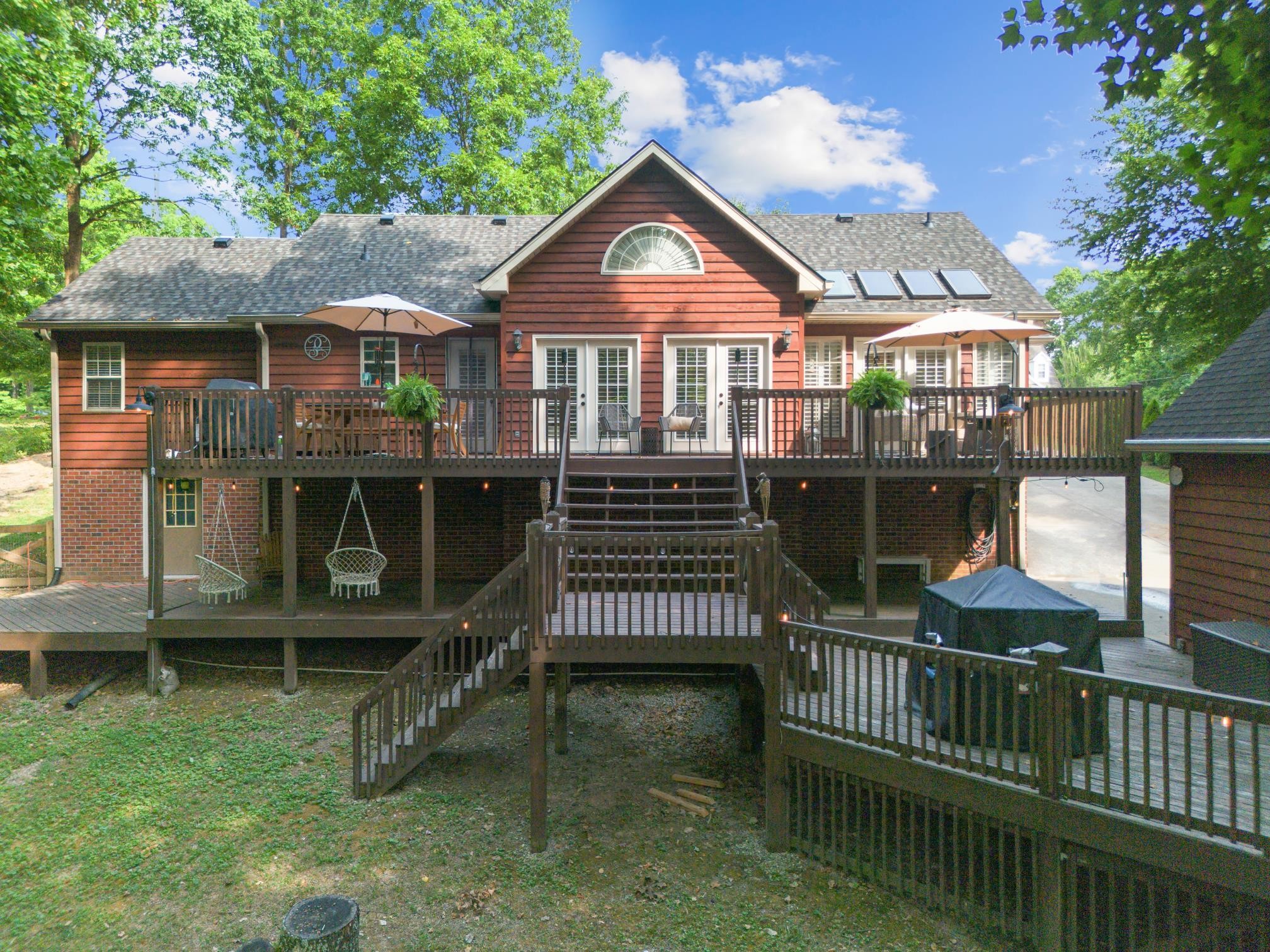 1350 Loann Ave