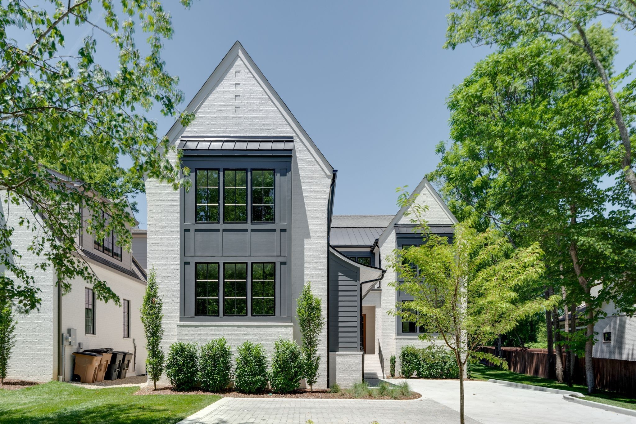 4429 Lealand Ln