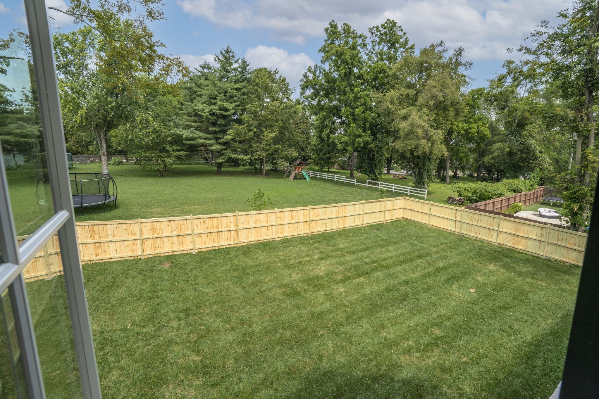 4429 Lealand Ln
