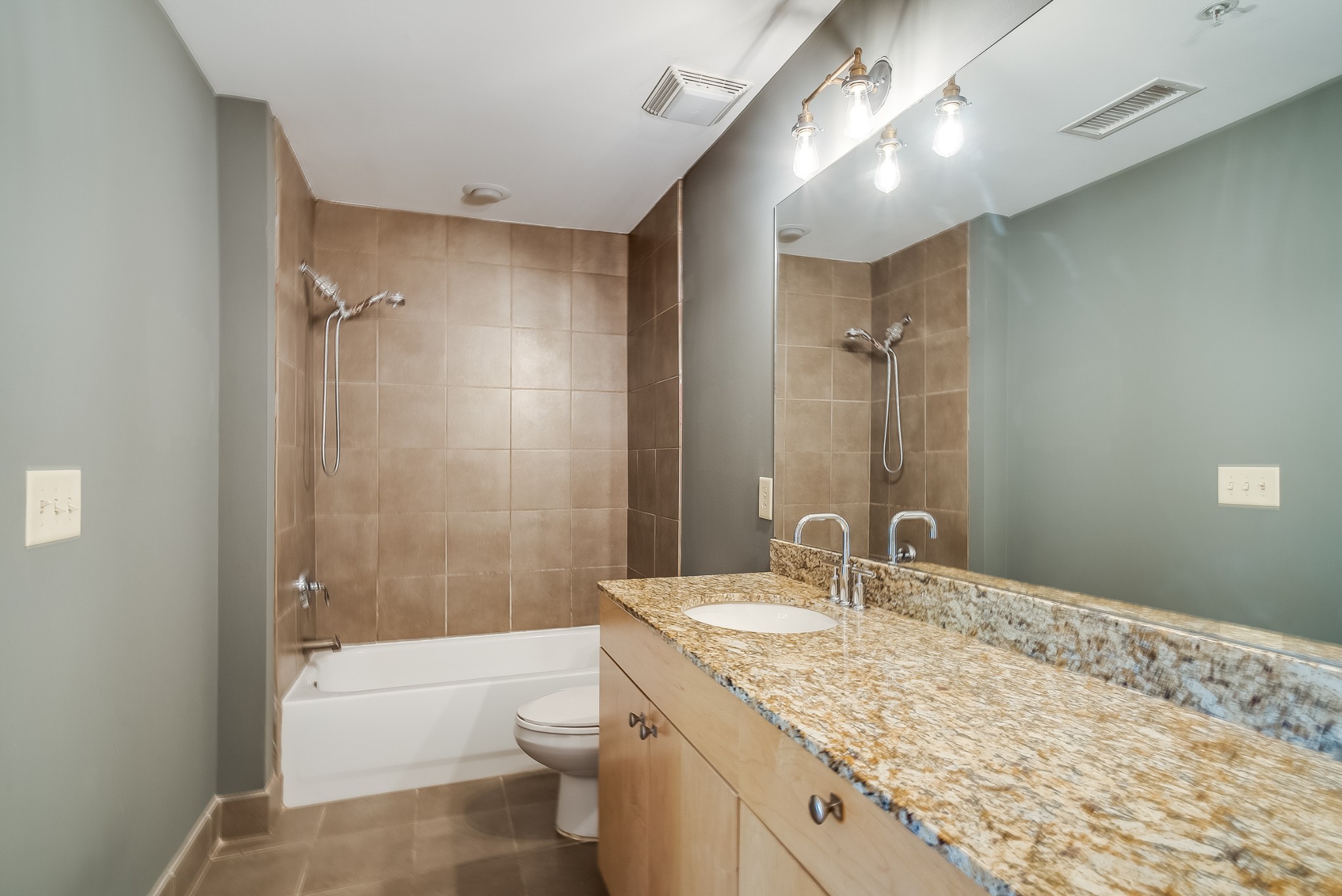 1101 18th Ave, S Unit: 205