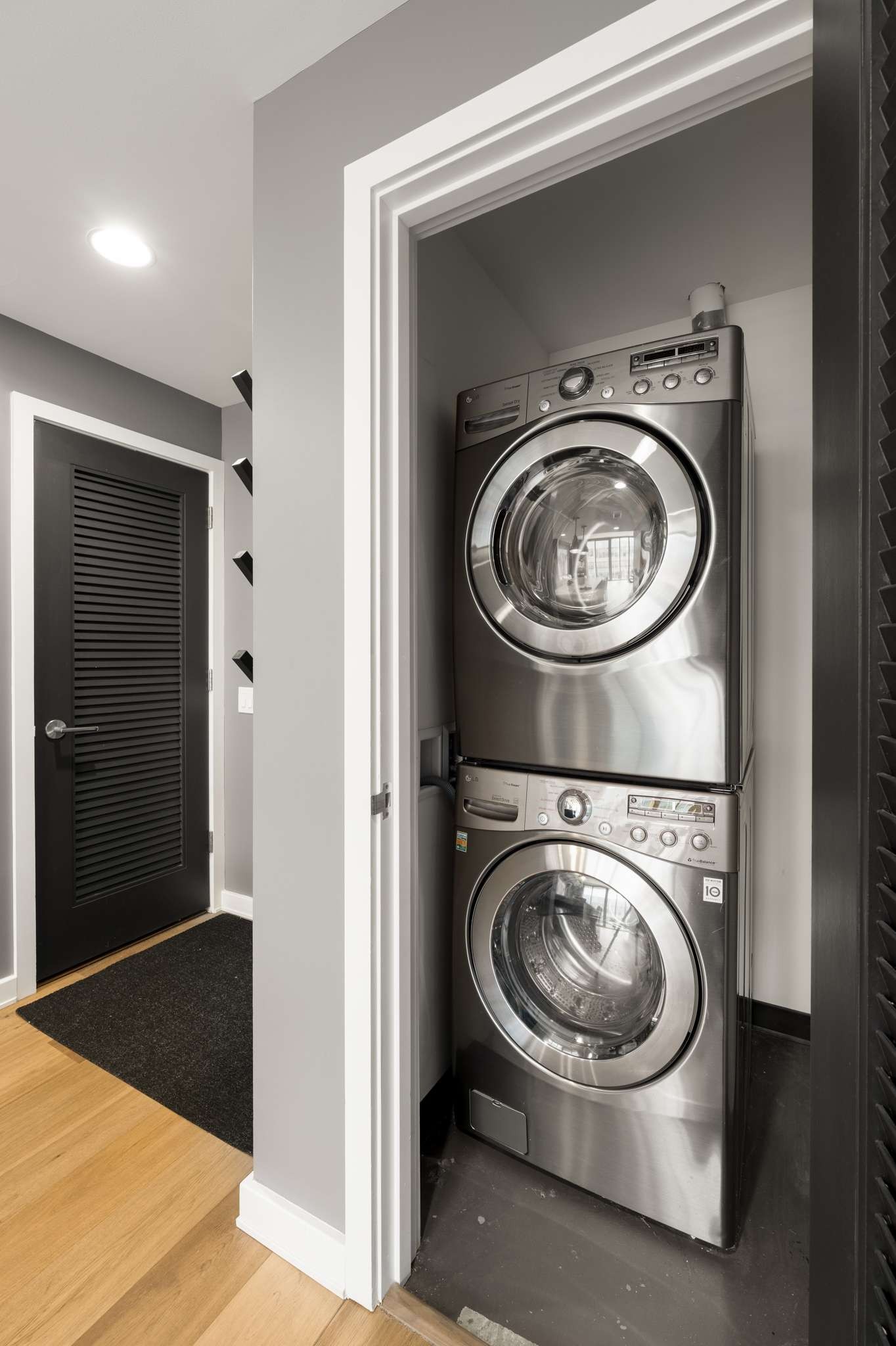1212 Laurel St Unit: 1614