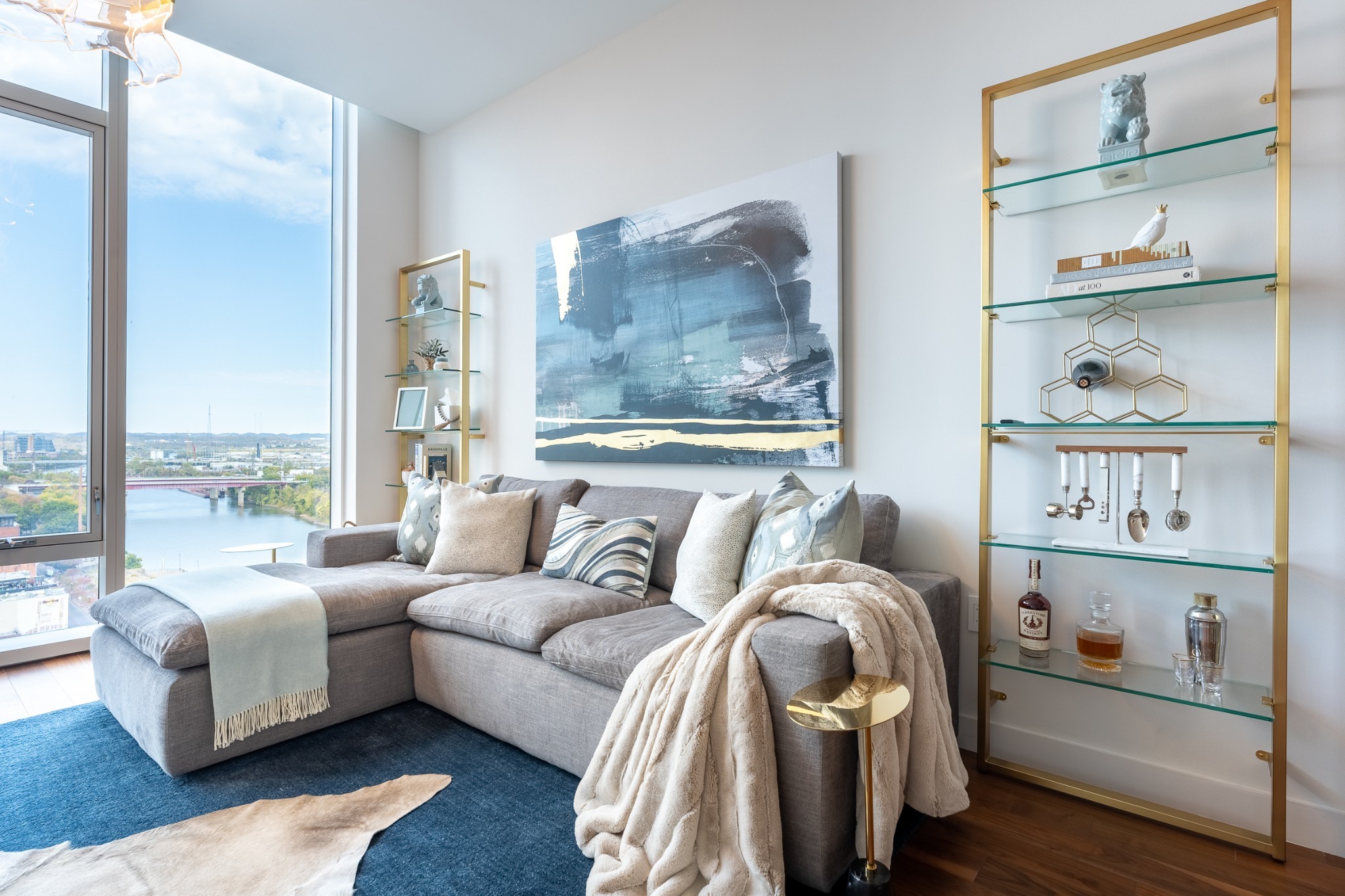 160 2nd Ave, S Unit: 1503
