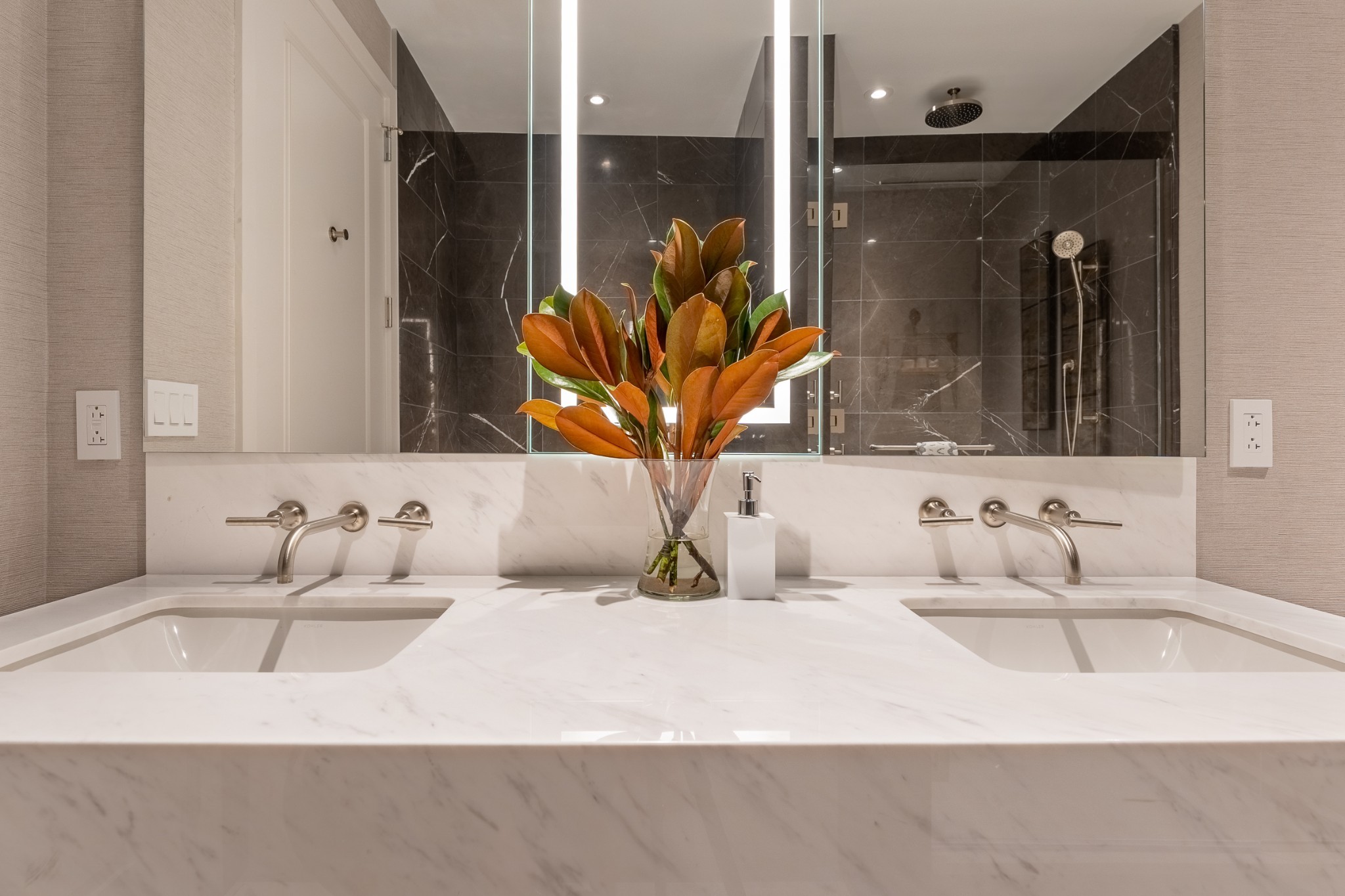 160 2nd Ave, S Unit: 1503