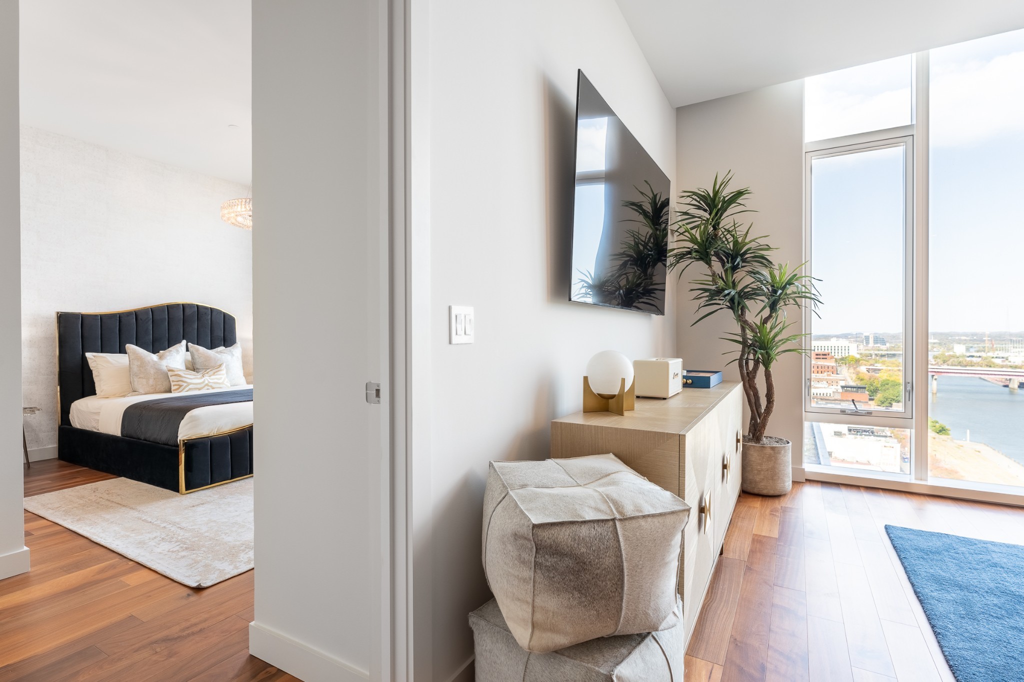 160 2nd Ave, S Unit: 1503