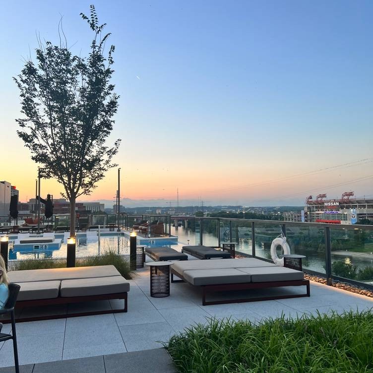 160 2nd Ave, S Unit: 1503