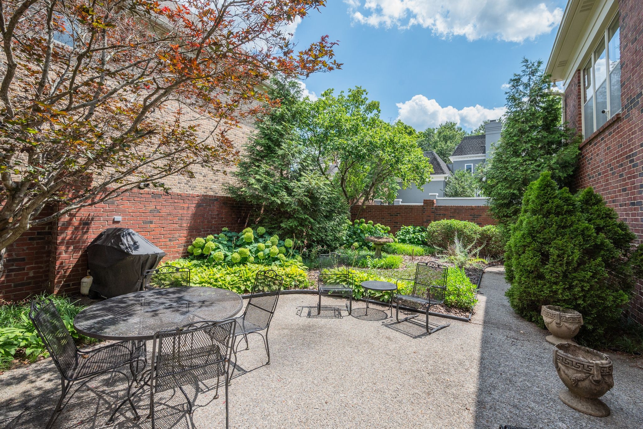 905 Bowring Park