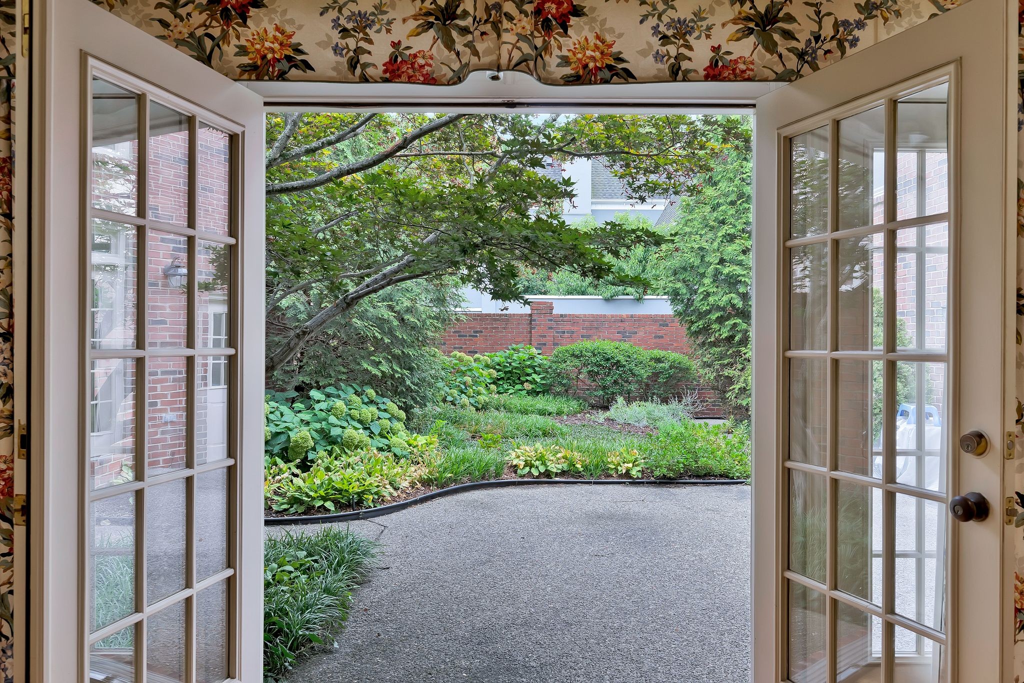 905 Bowring Park