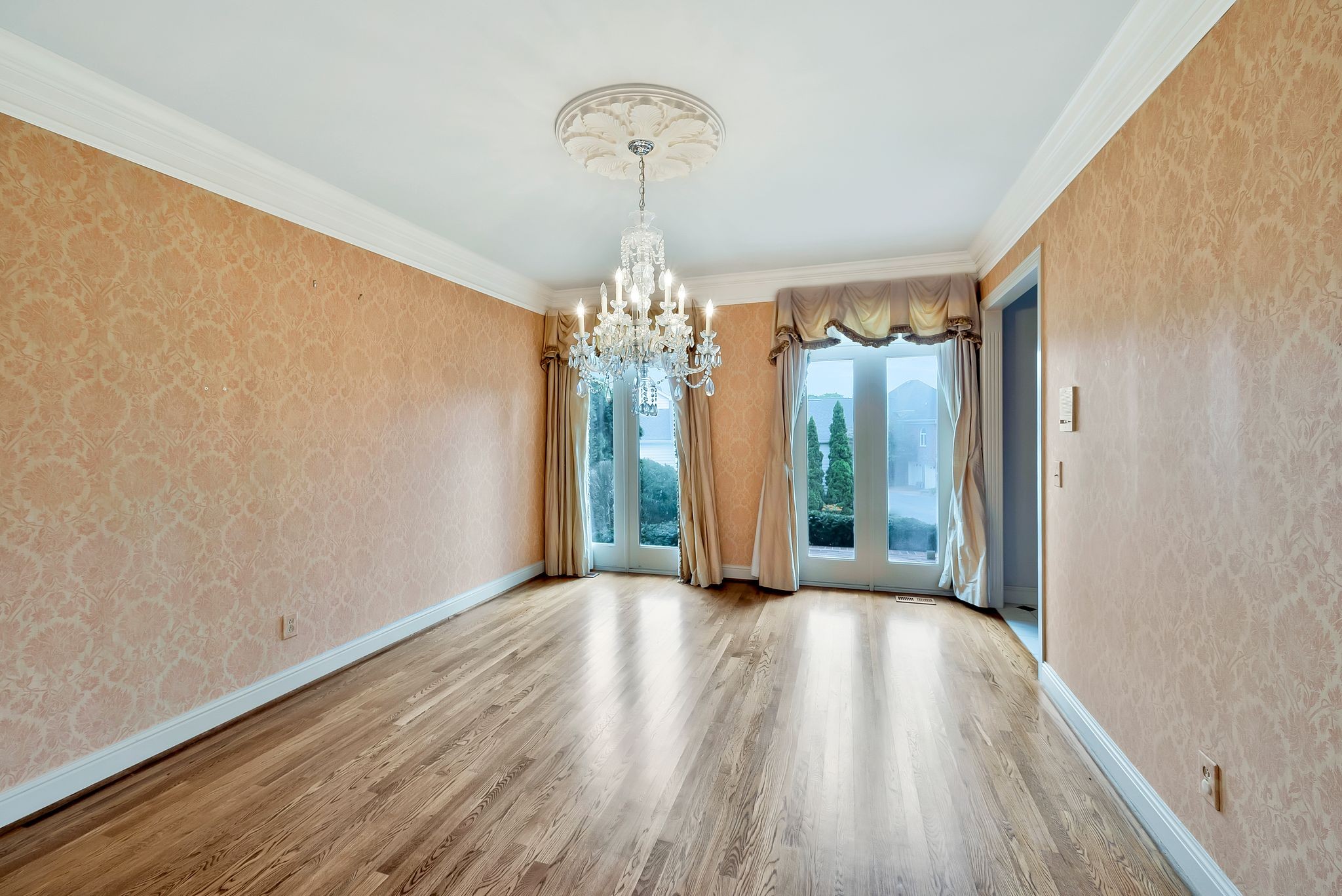 905 Bowring Park