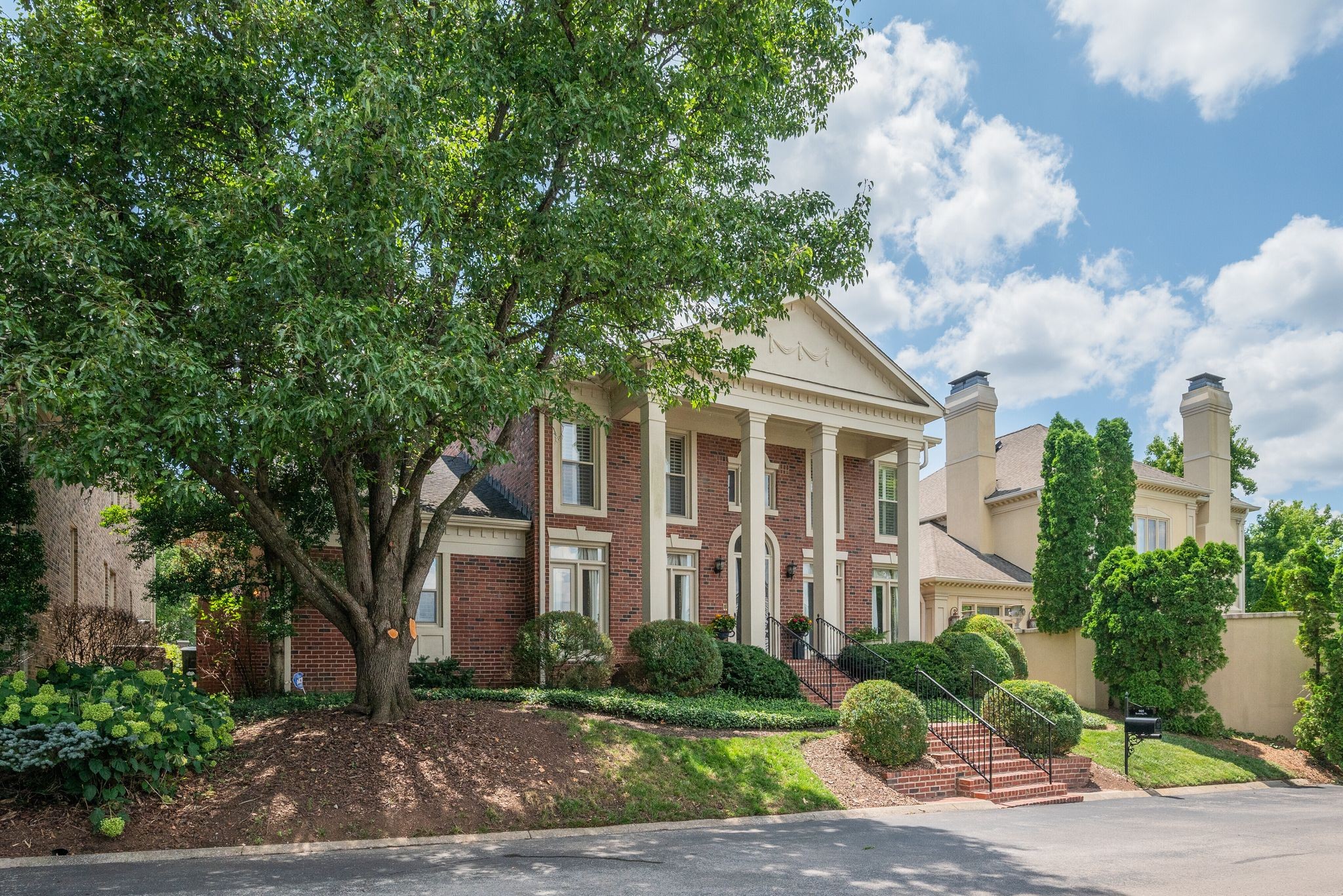 905 Bowring Park