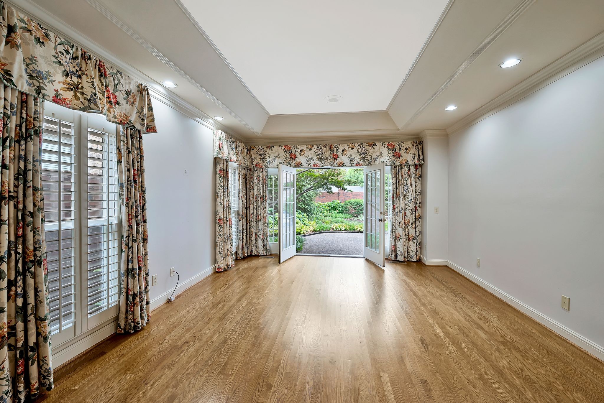 905 Bowring Park