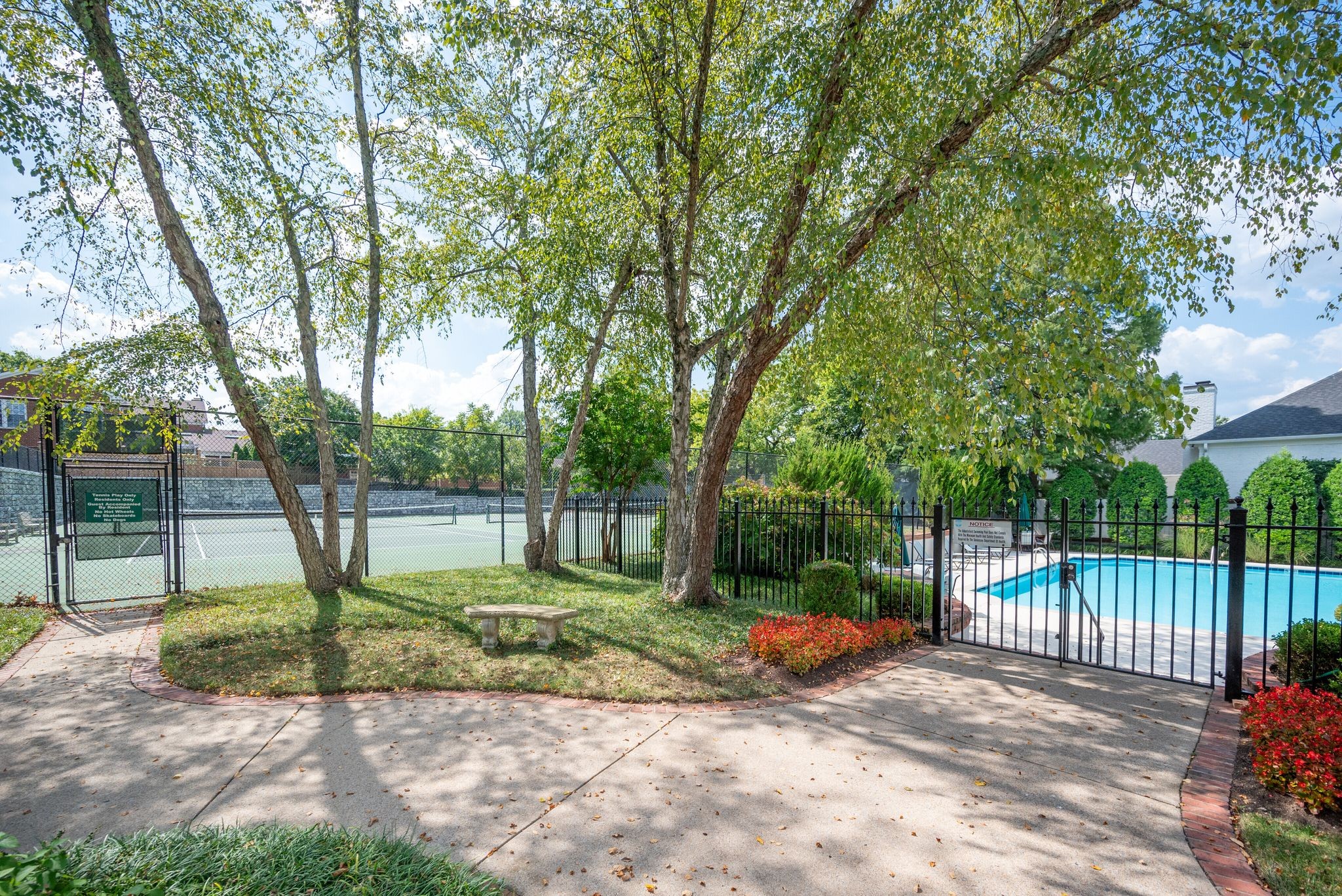 905 Bowring Park