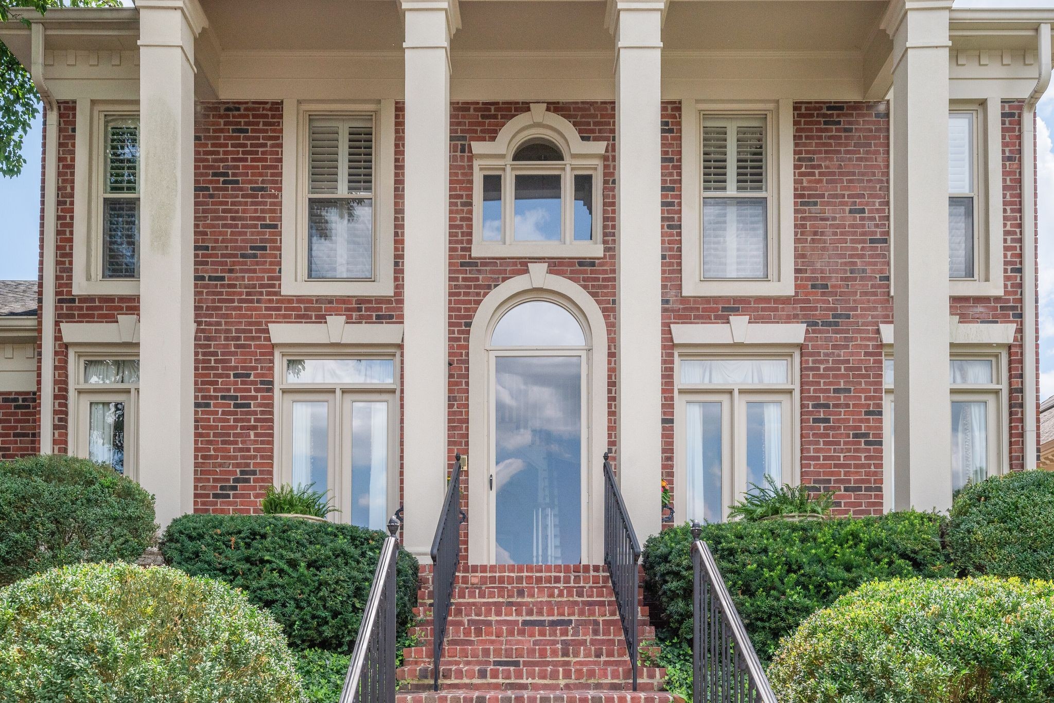 905 Bowring Park