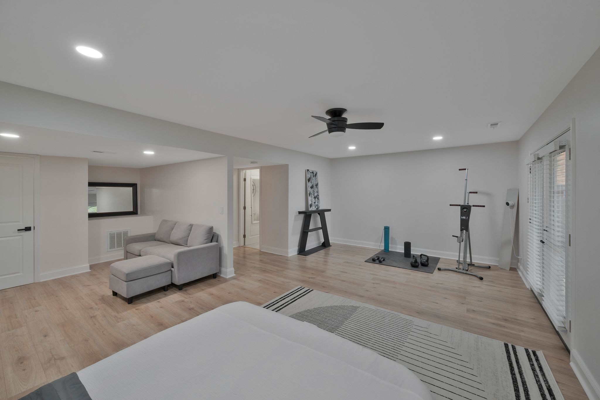 6955 Highland Park Dr