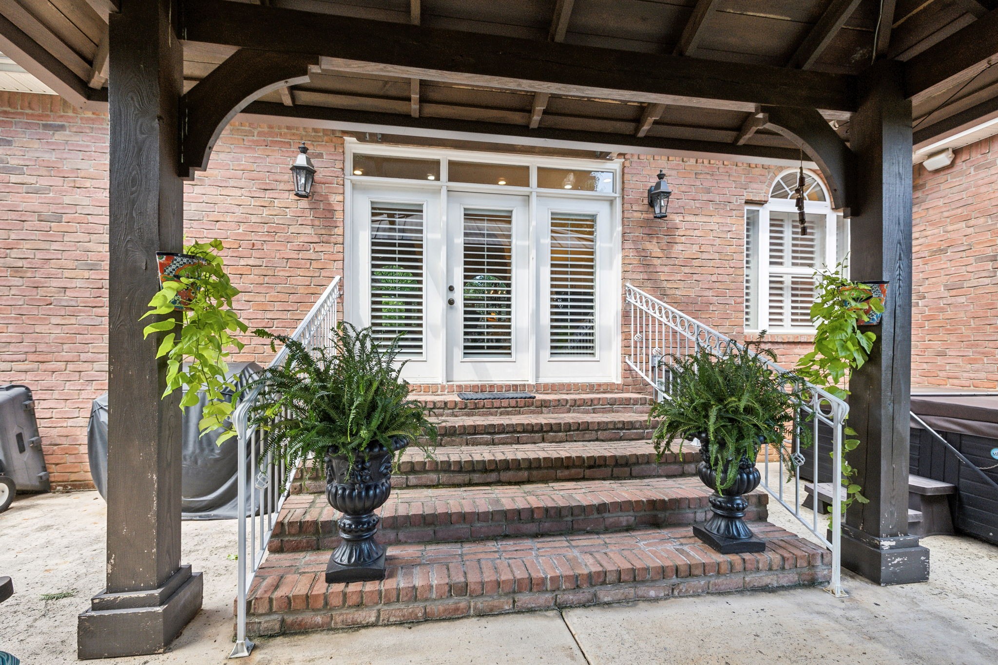 215 Innsbrooke Blvd