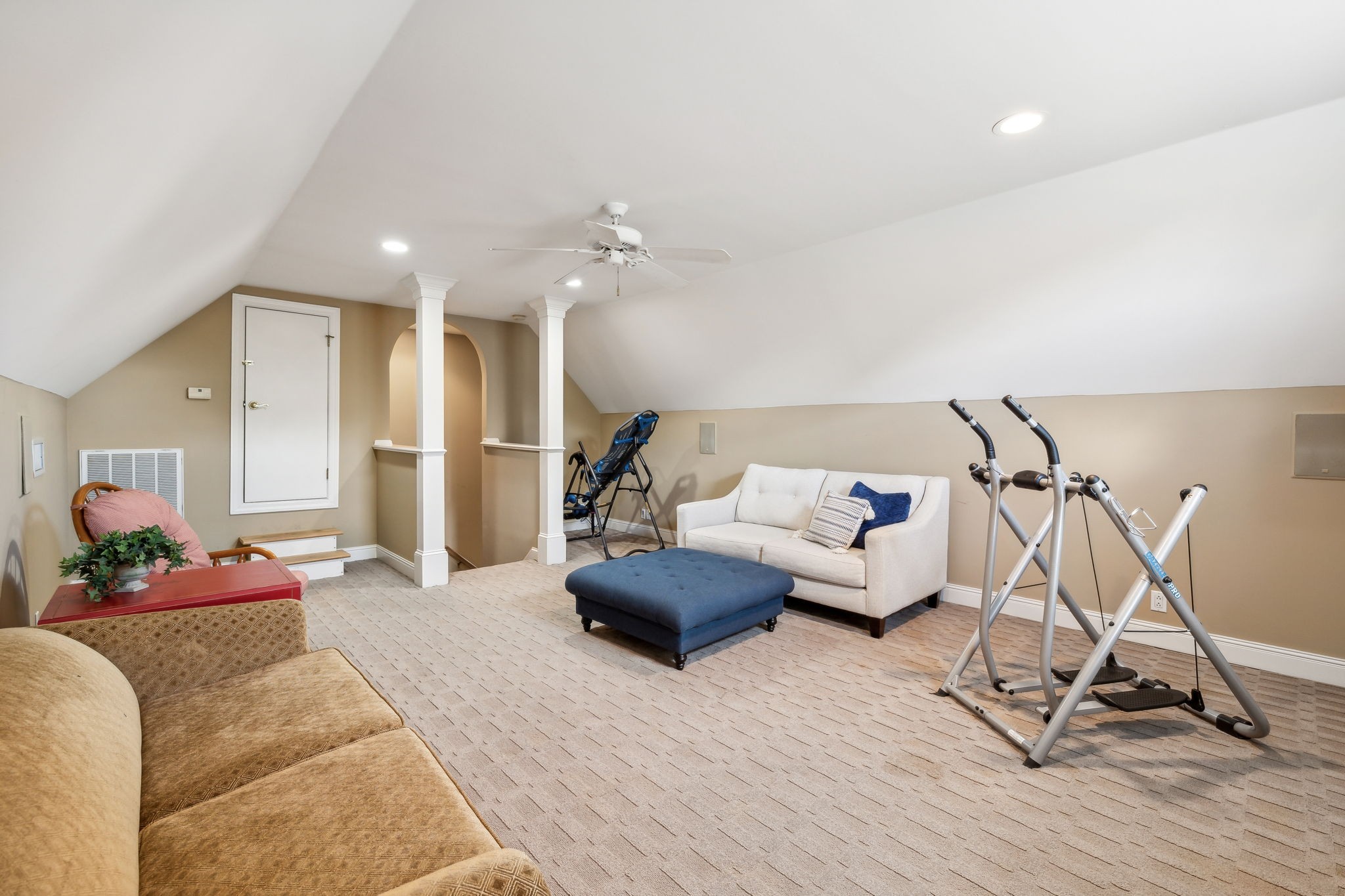 215 Innsbrooke Blvd