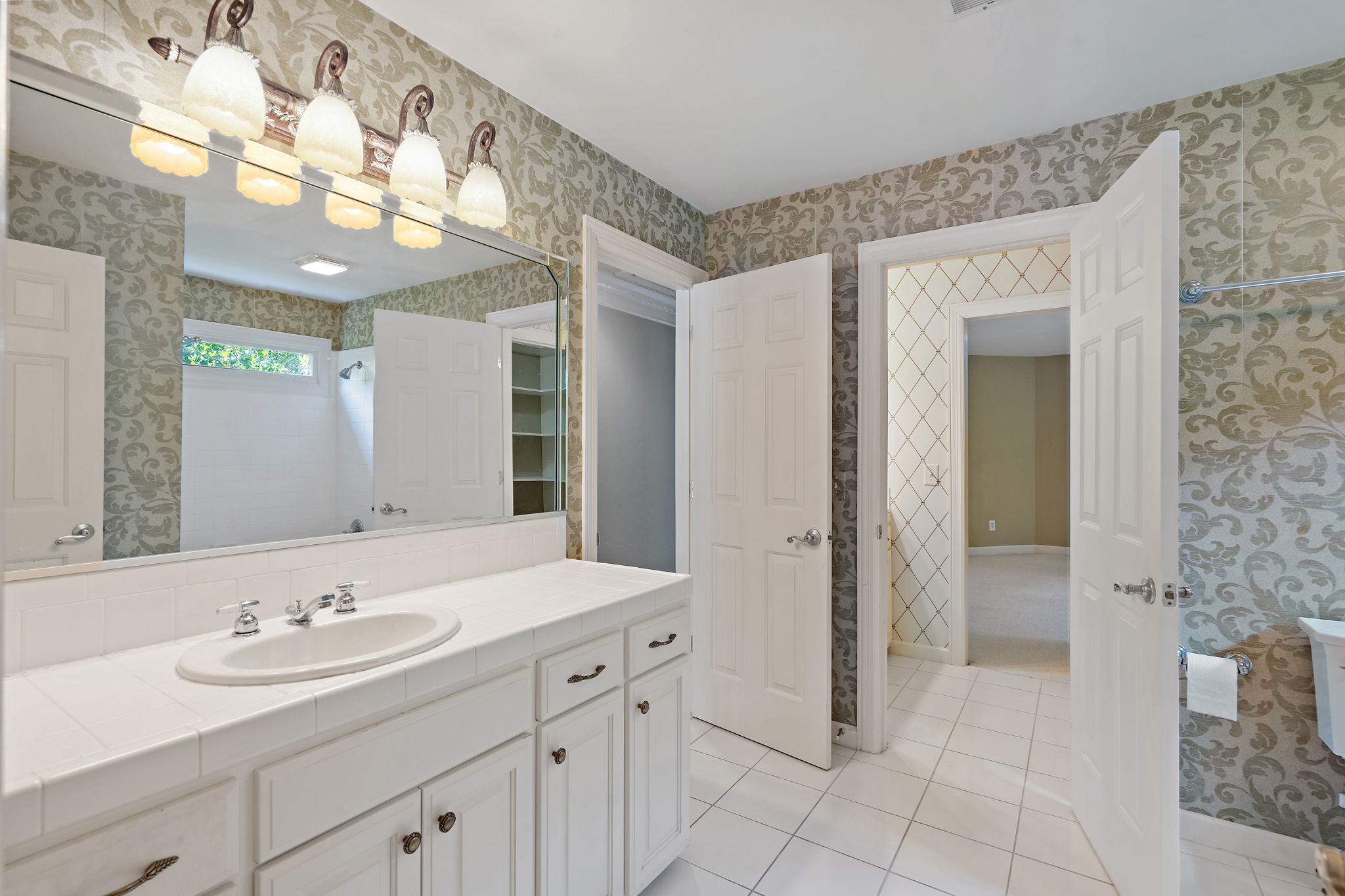 314 Whitworth Way