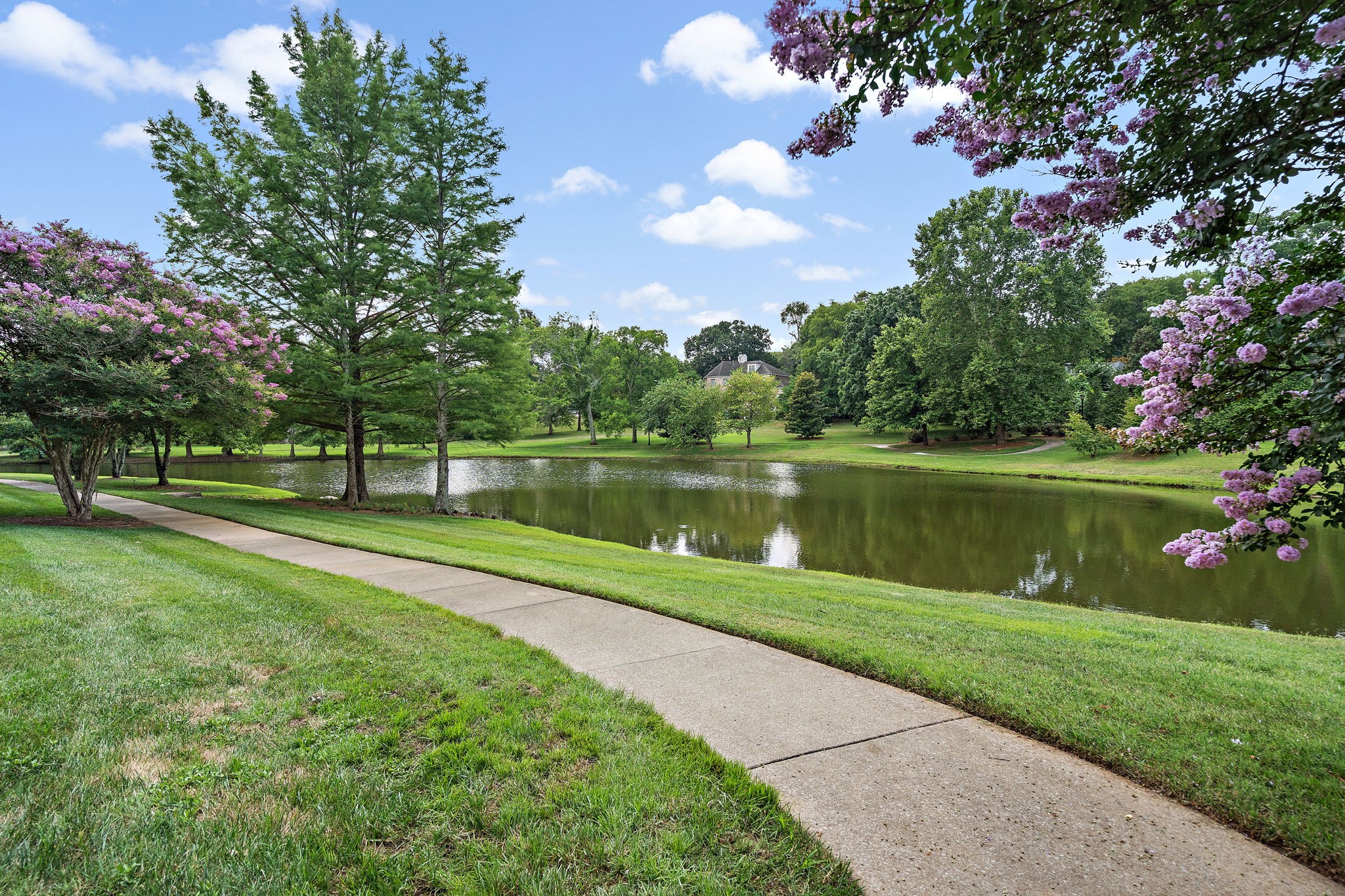 314 Whitworth Way