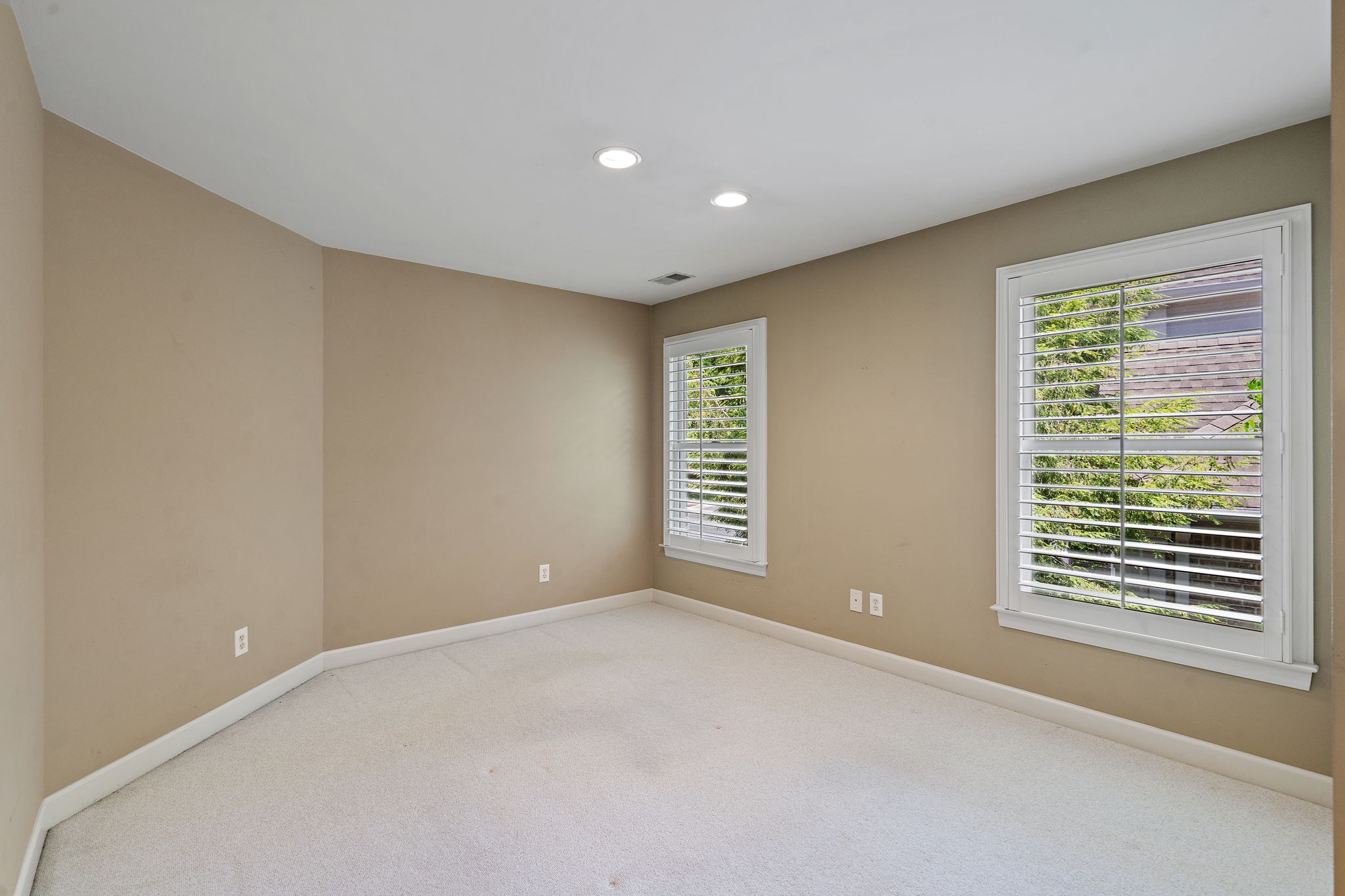 314 Whitworth Way
