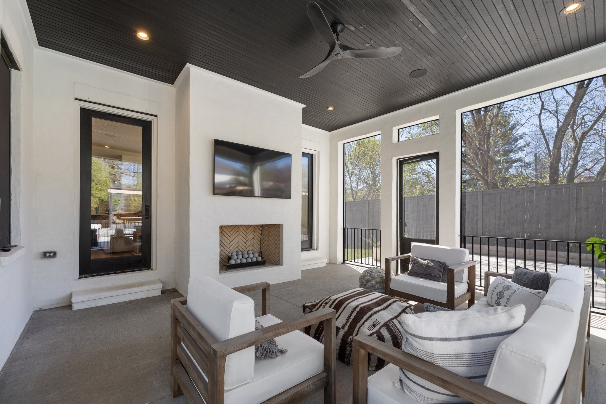 4119 Albert Dr