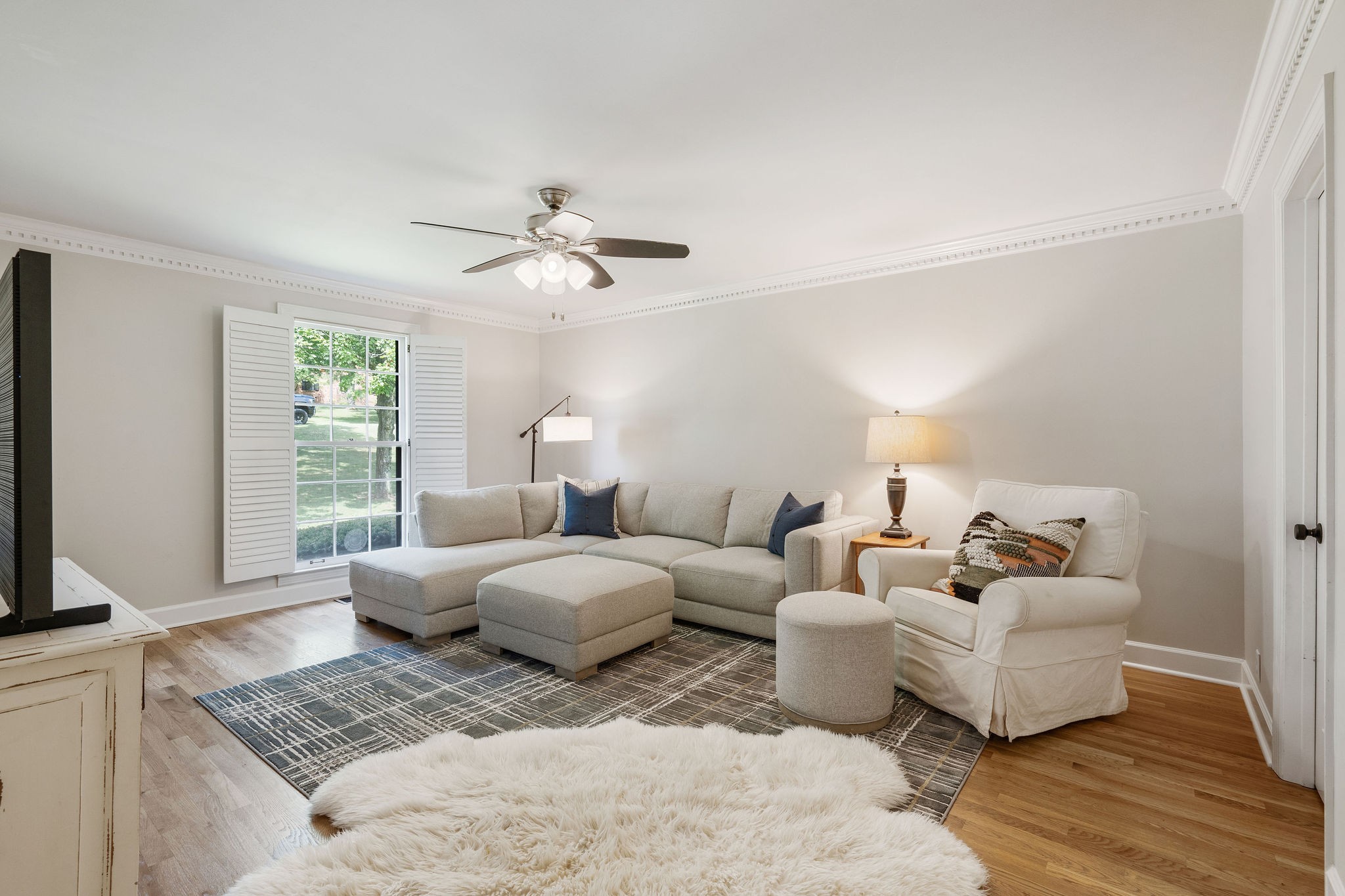 2015 Cedarmont Dr