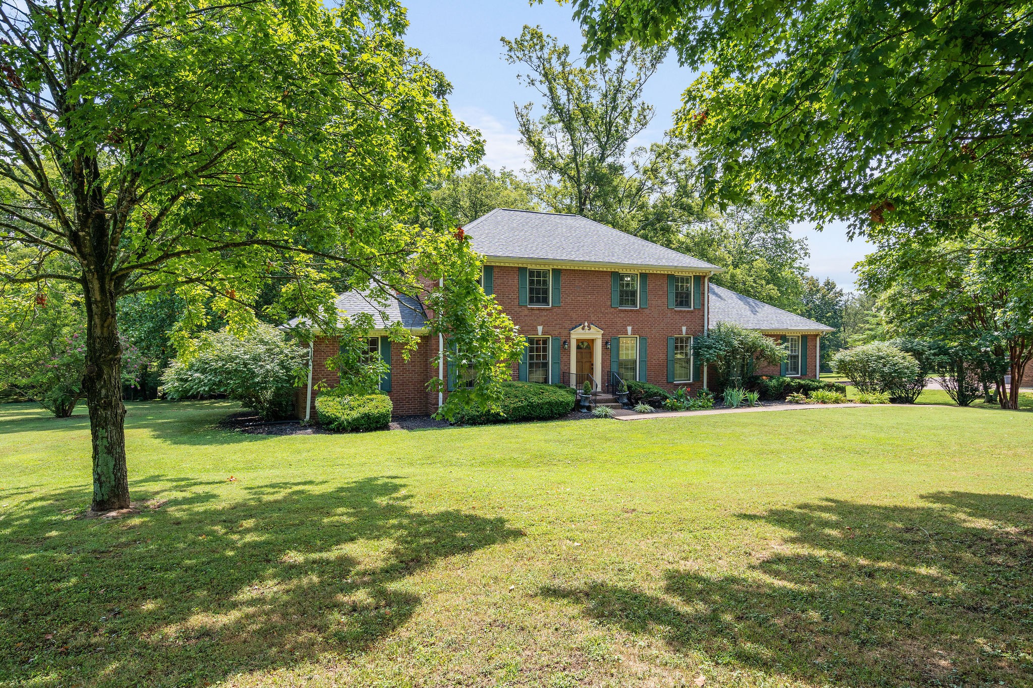 2015 Cedarmont Dr