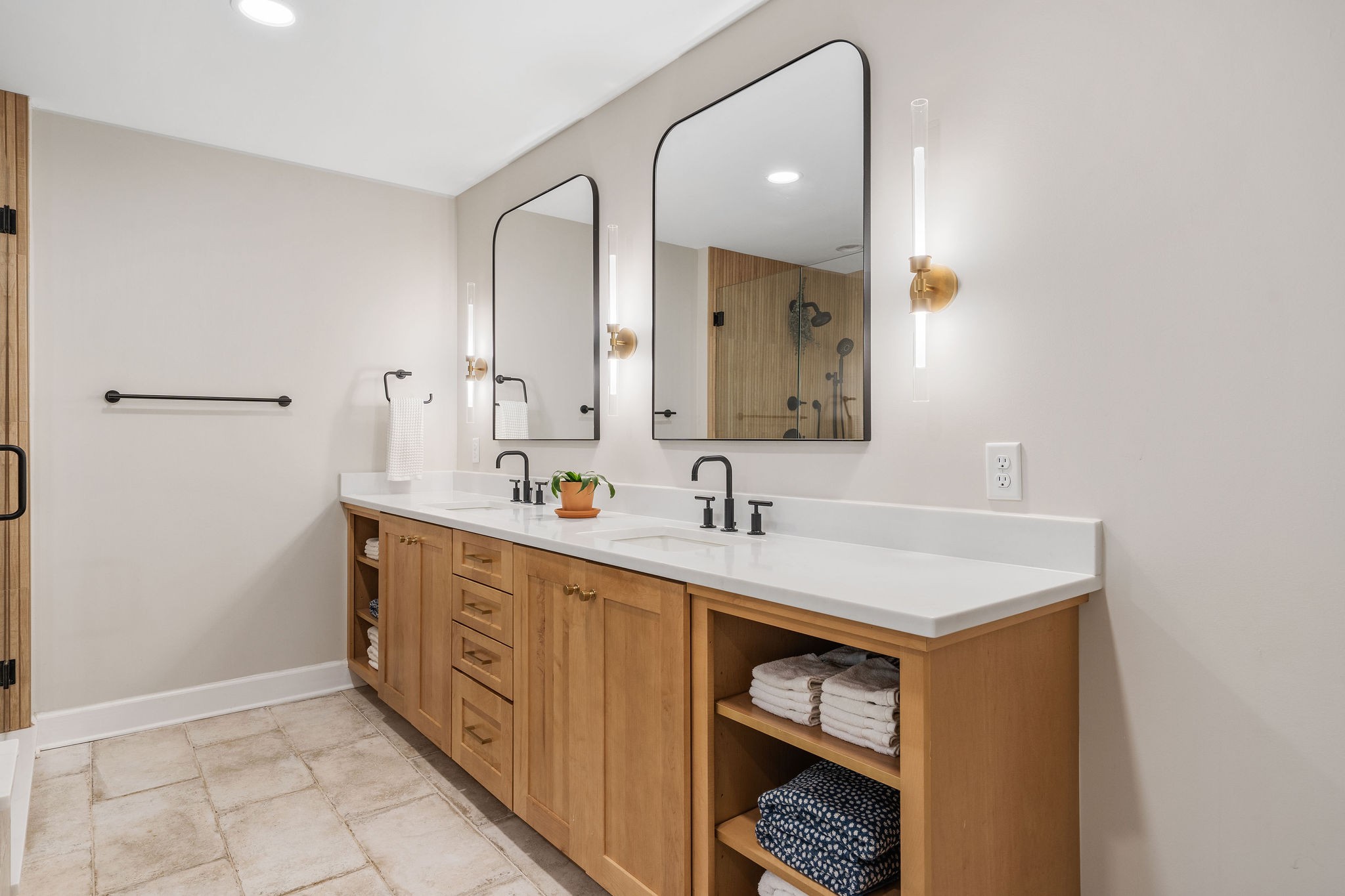 2015 Cedarmont Dr