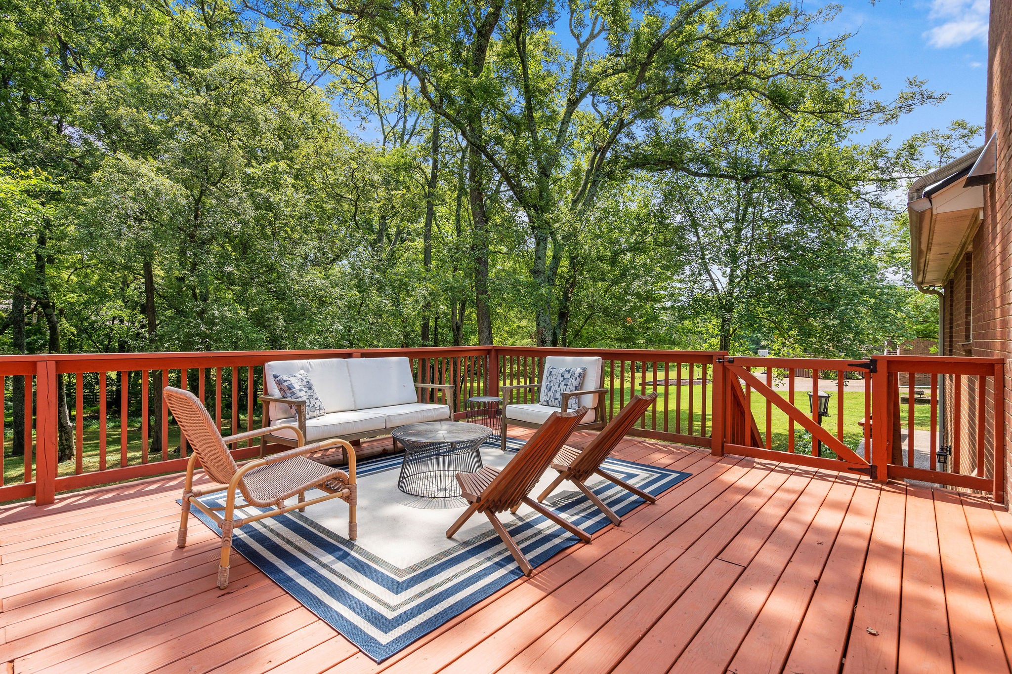 2015 Cedarmont Dr