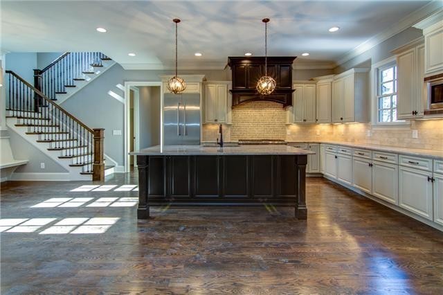 2314 Castleman Dr