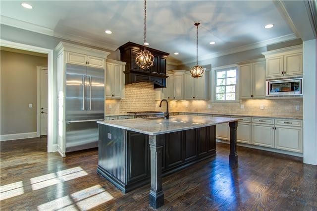 2314 Castleman Dr
