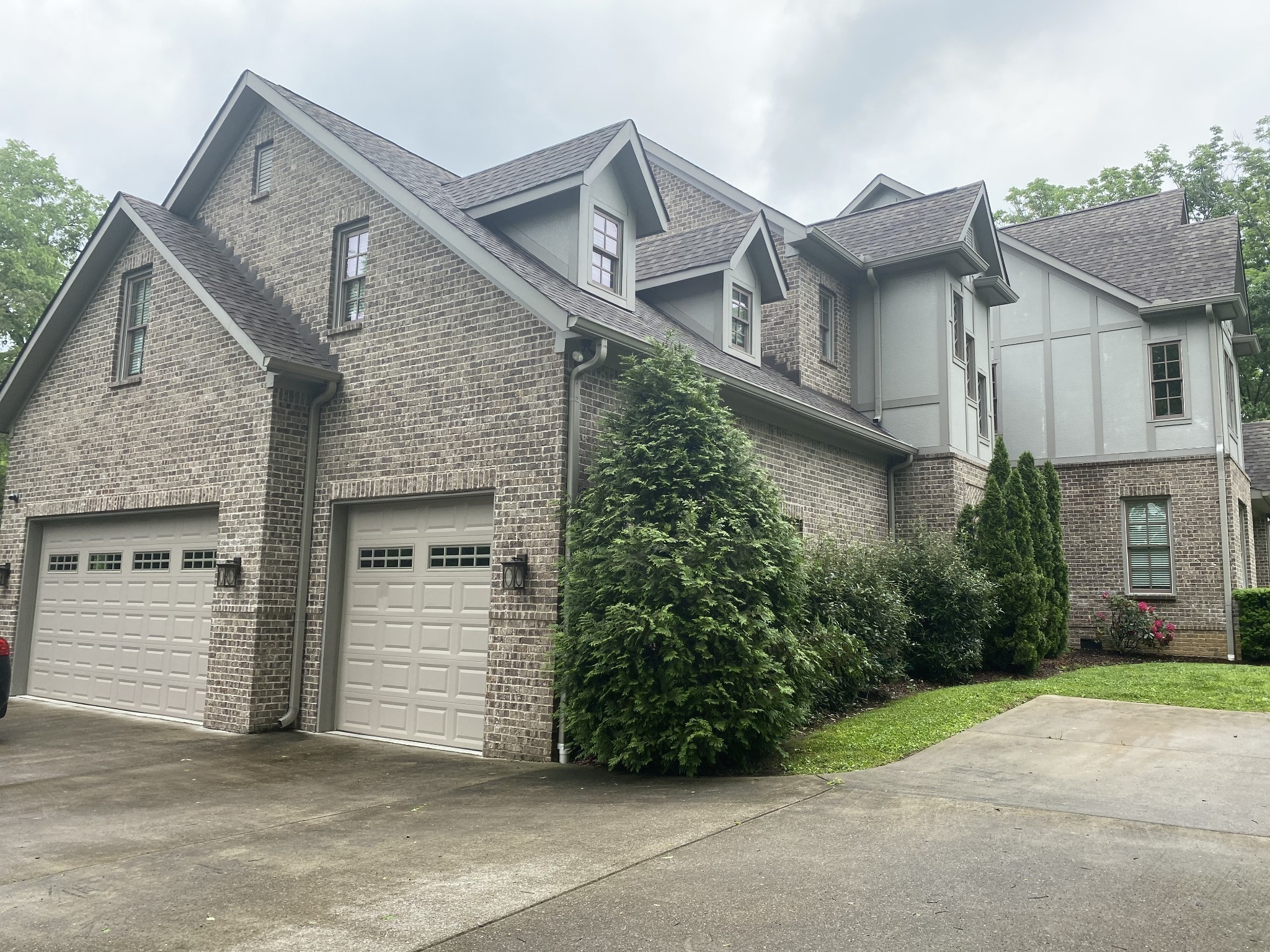 2314 Castleman Dr