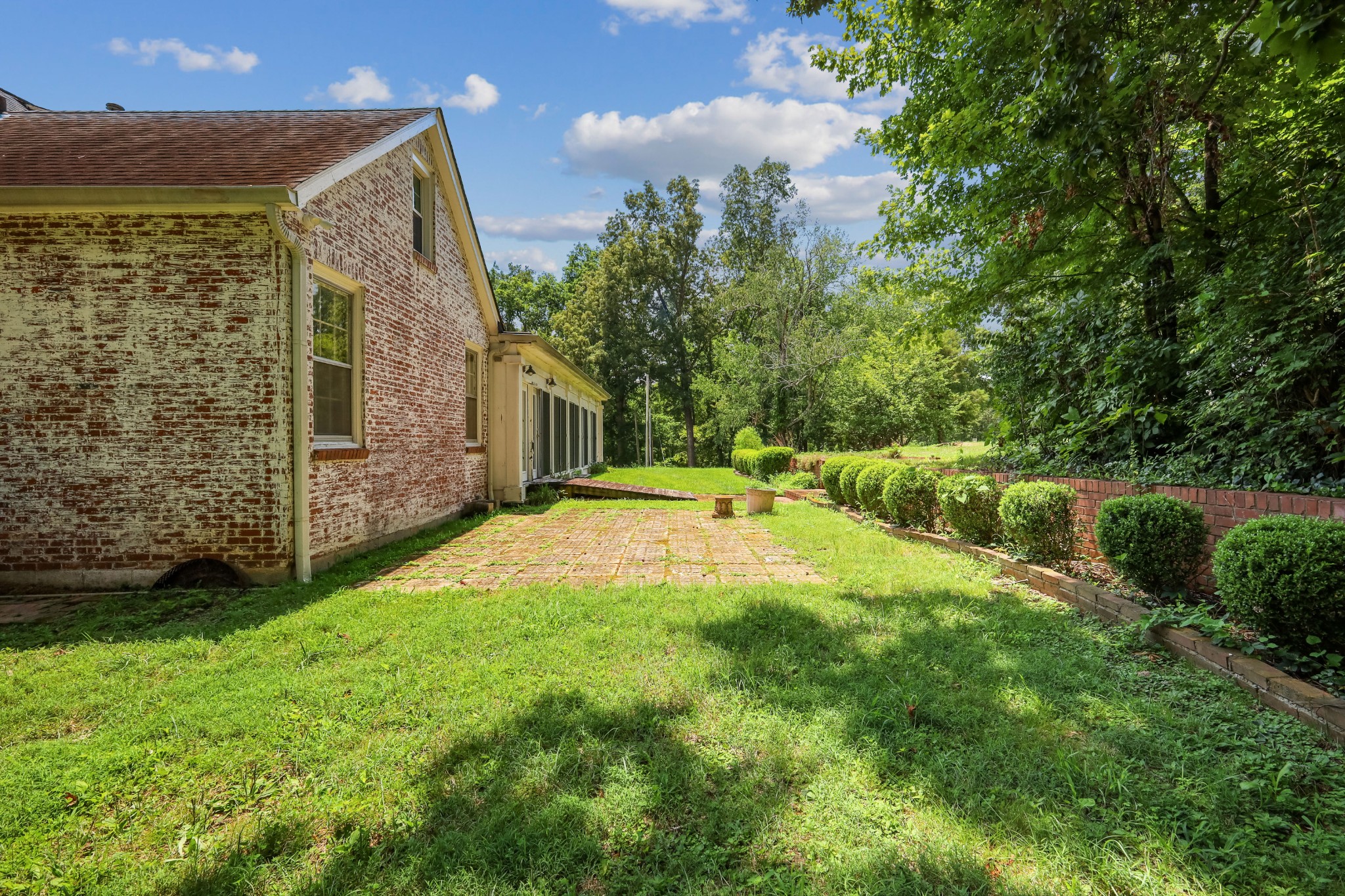 104 Oak Dr