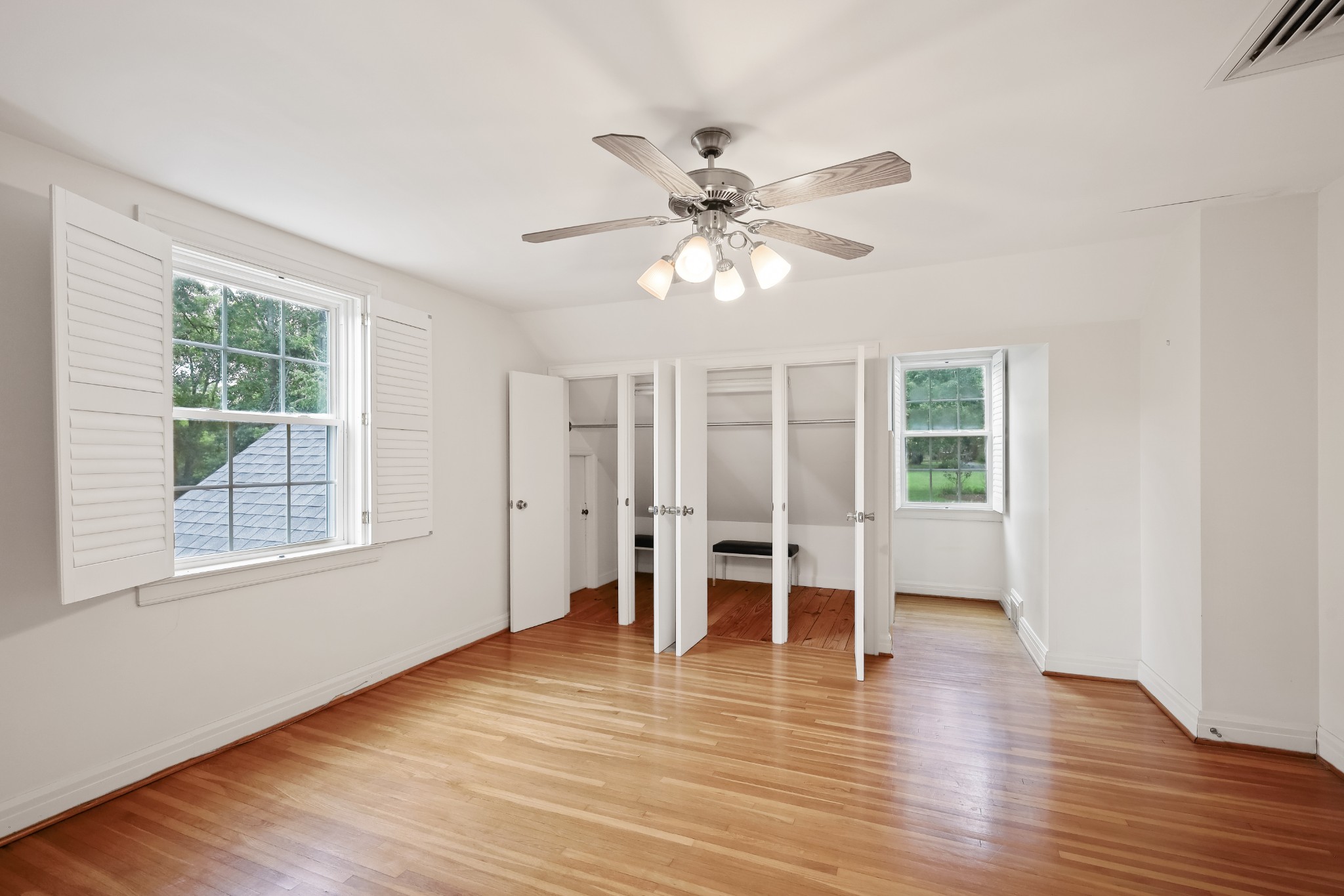 104 Oak Dr