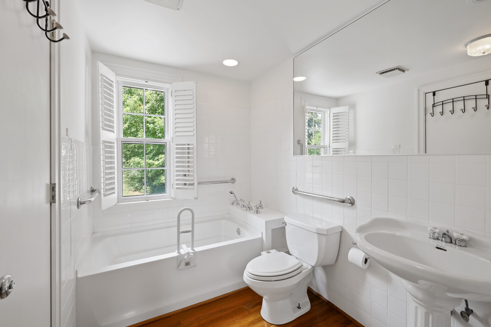 104 Oak Dr