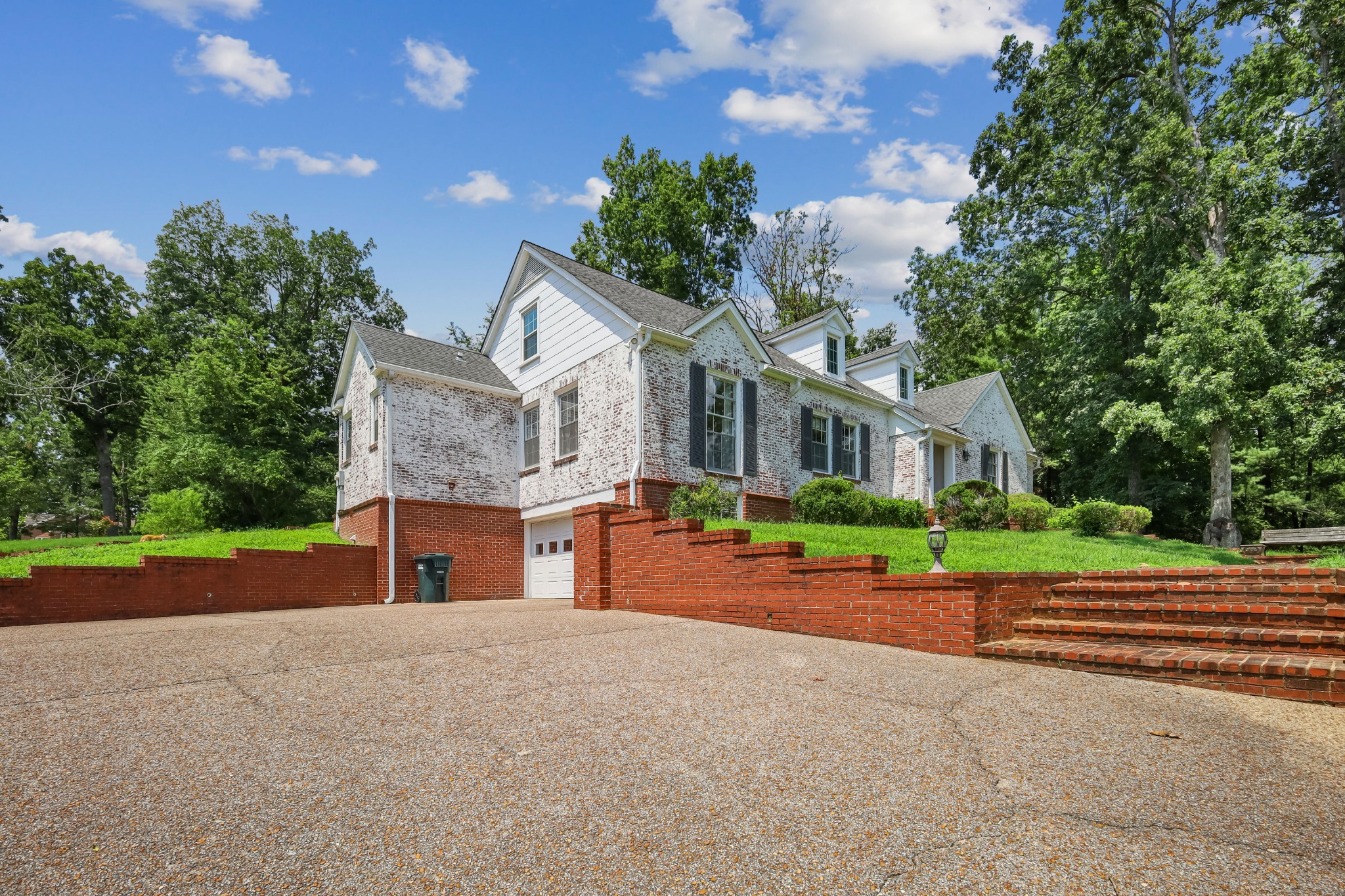 104 Oak Dr