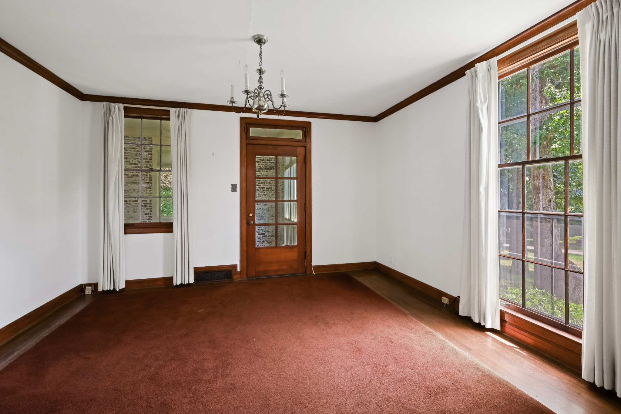 104 Oak Dr
