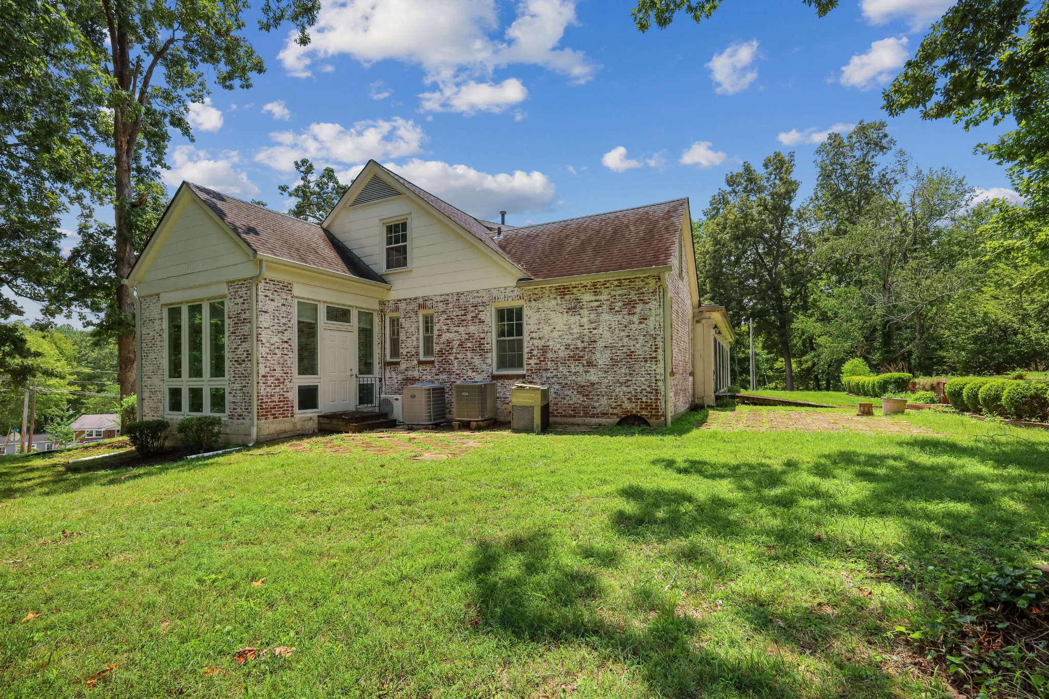 104 Oak Dr