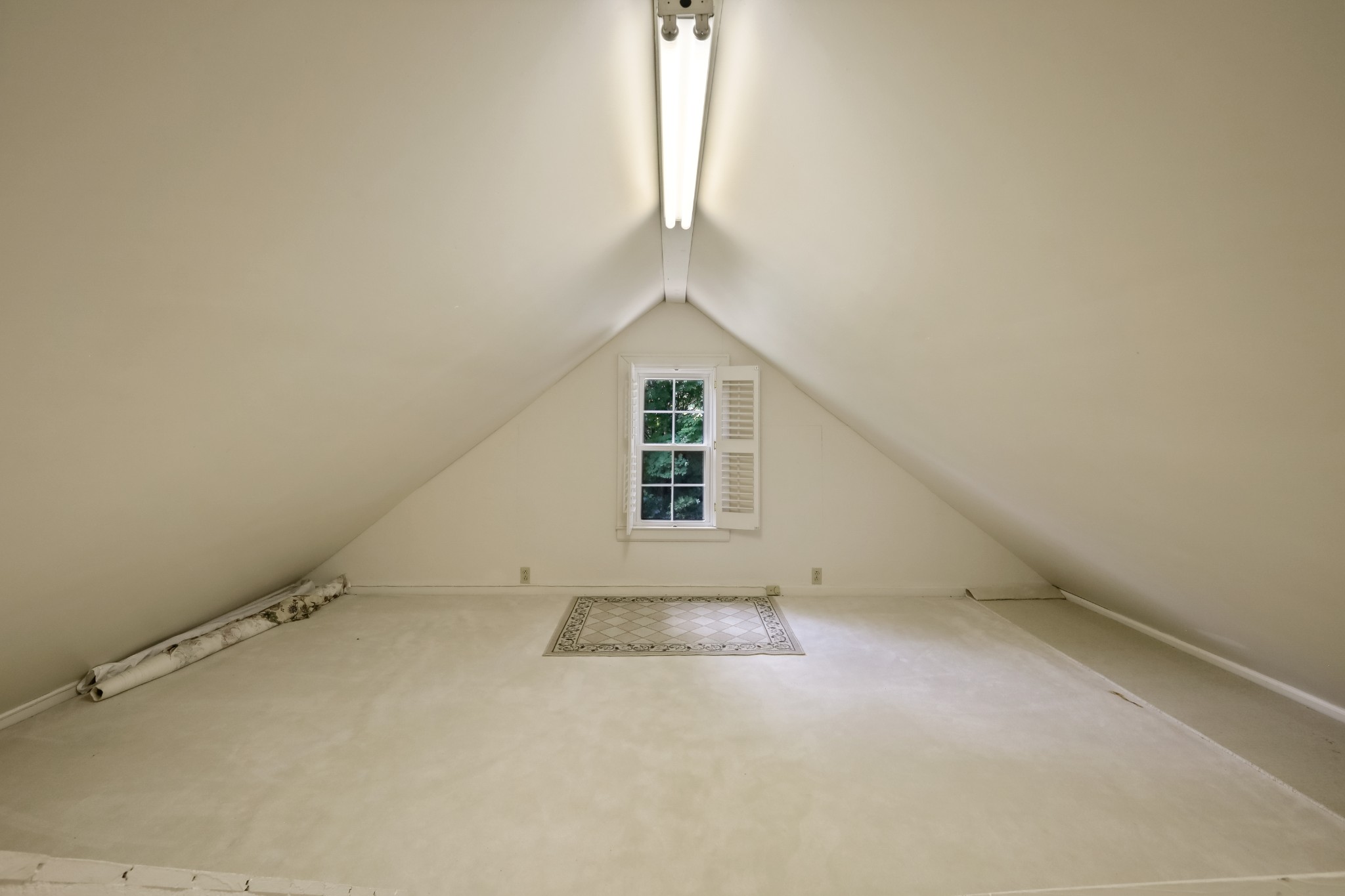 104 Oak Dr
