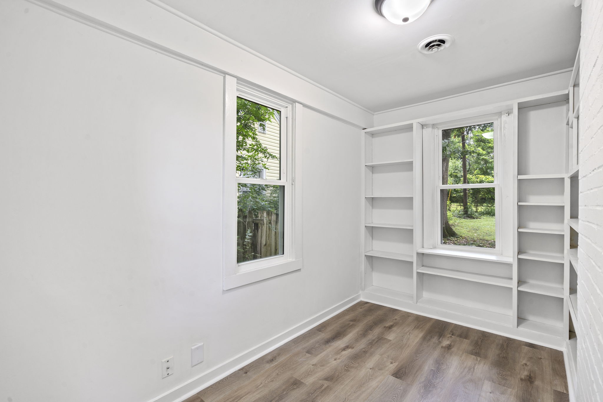 2110 Sharondale Dr