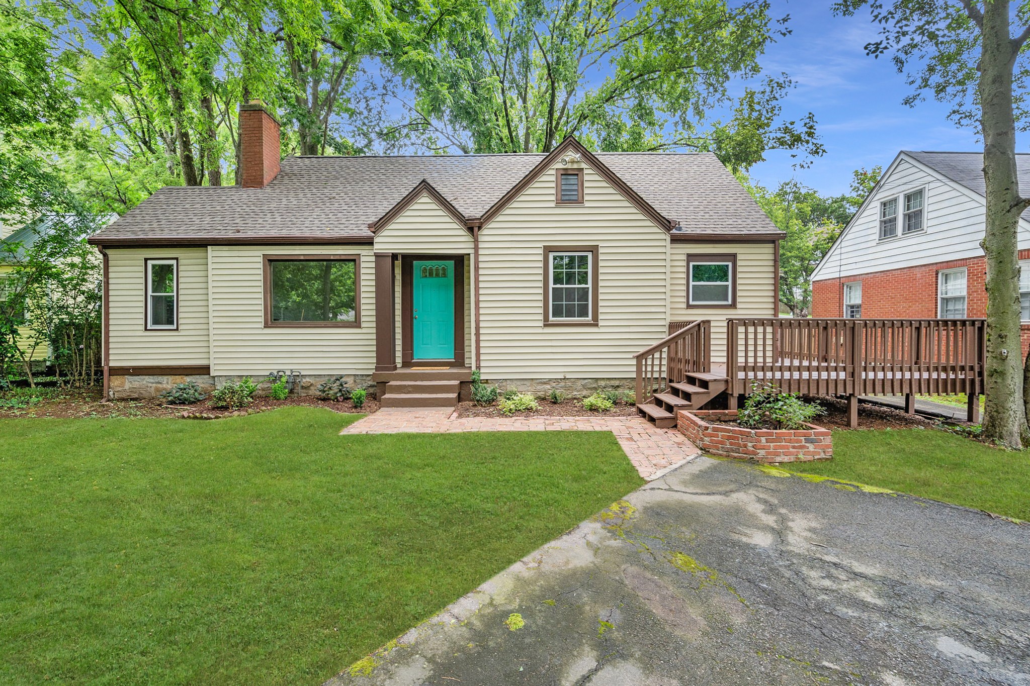 2110 Sharondale Dr