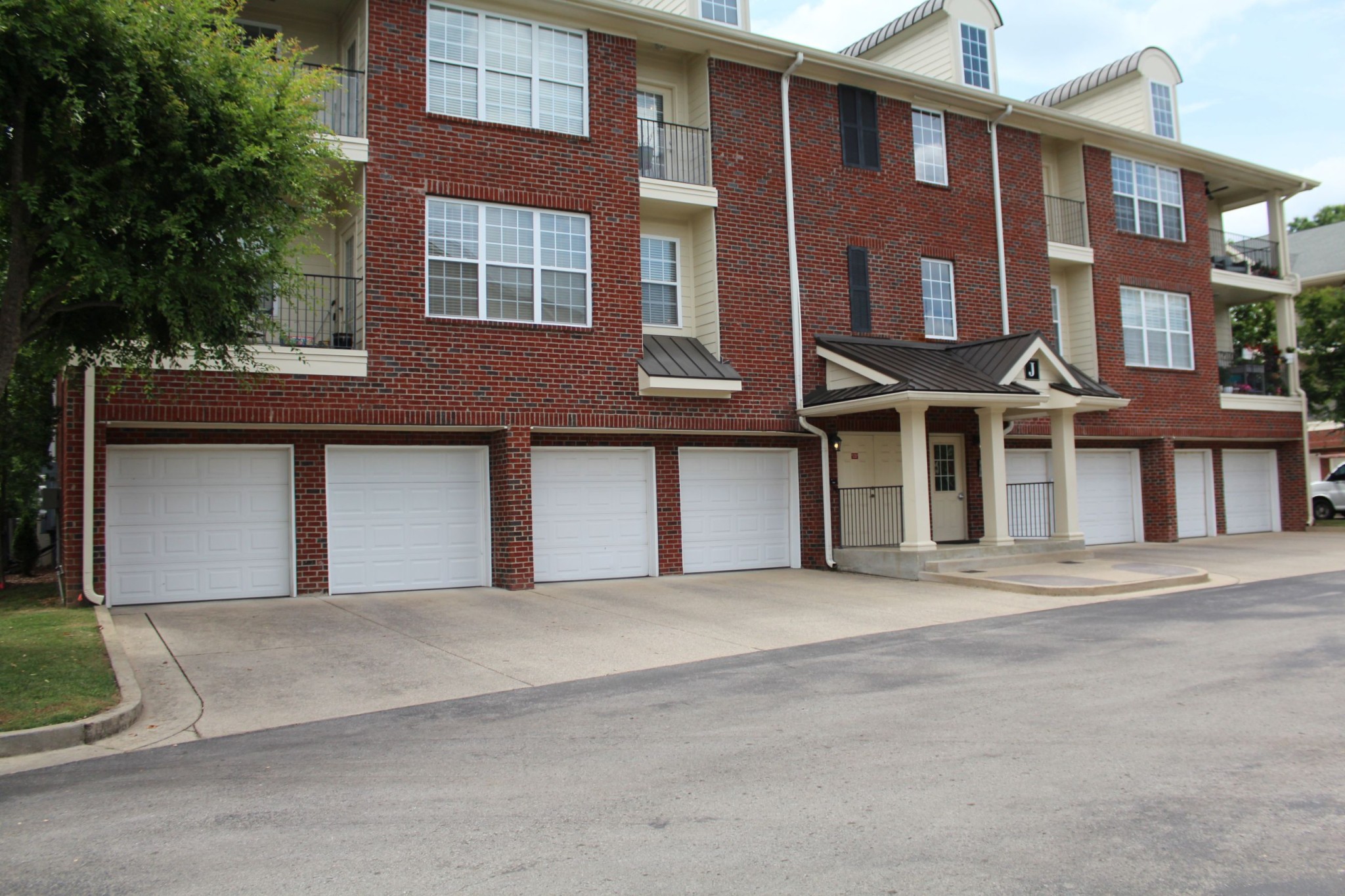 3201 Aspen Grove Dr Unit: J1