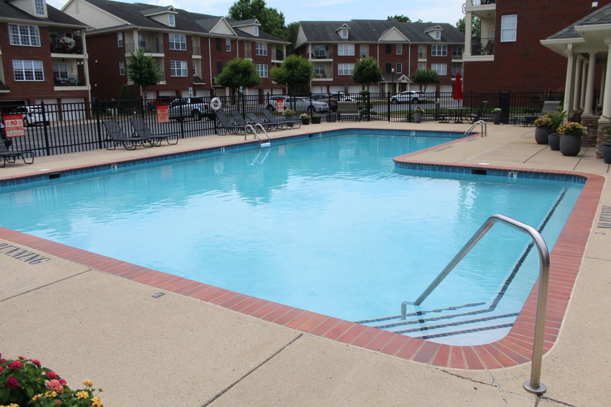 3201 Aspen Grove Dr Unit: J1