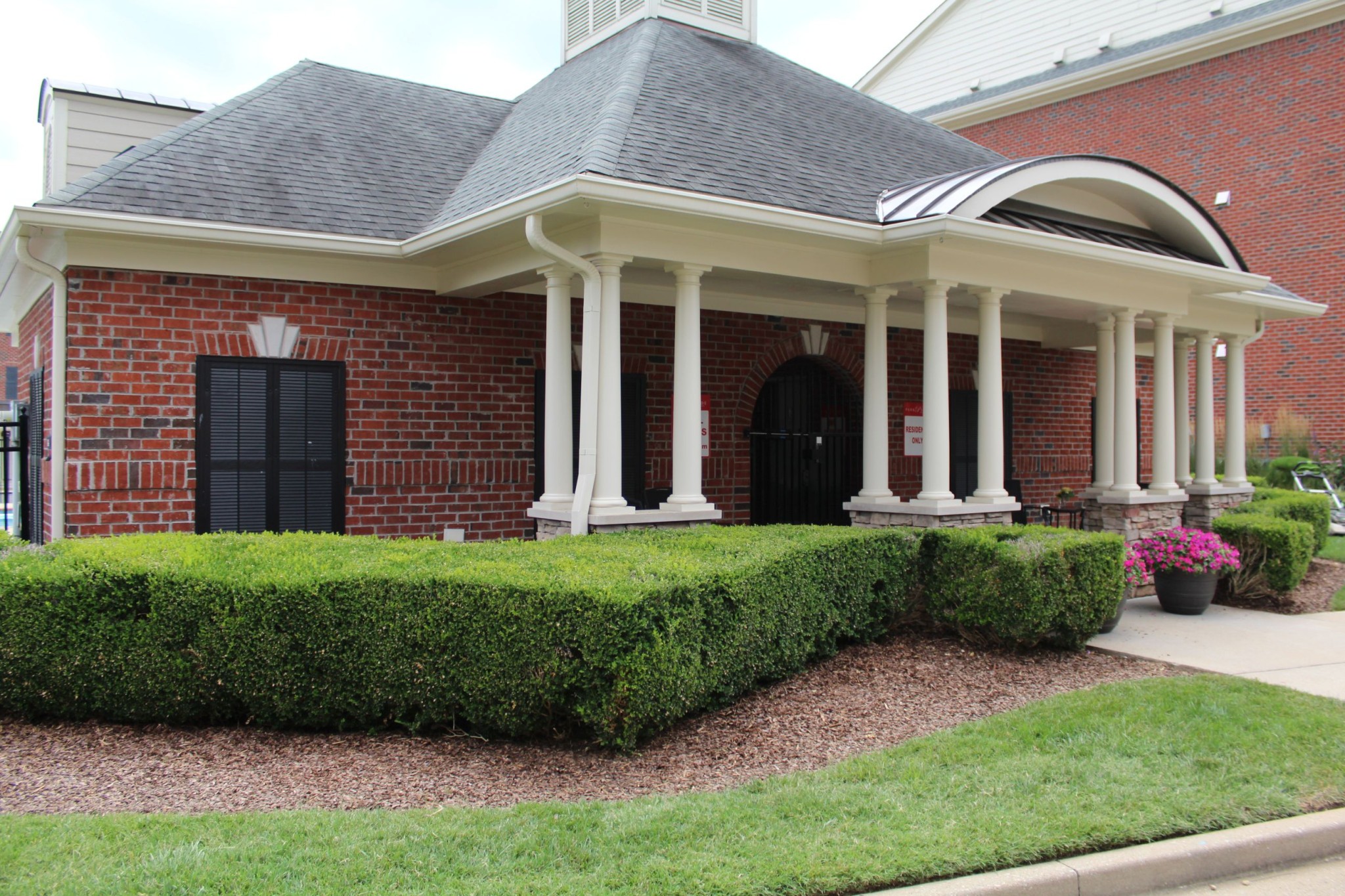 3201 Aspen Grove Dr Unit: J1